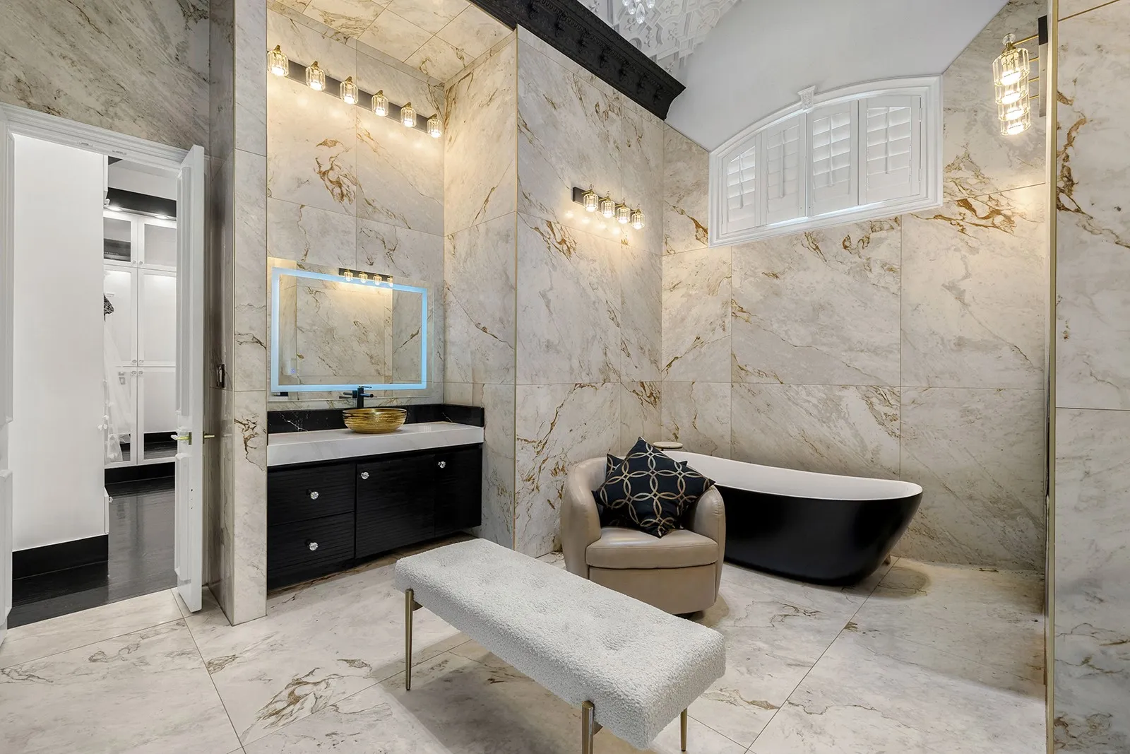 Single Family Residence For Sale in Tarrant County , 361 S White Chapel Boulevard, Southlake, Texas 76092, 5 Bedroom, 7 Bathroom, 4 Garage spaces, 6,796 Sqft, built in 2006, mls#21300634, Real Estate Agent in Southlake, Homes For Sale in Tarrant county, Homes For Sale in Southlake, Realtor in Southlake Texas, Real Estate Brokerage Independent Realty Texas, Luminita Cordes Realtor