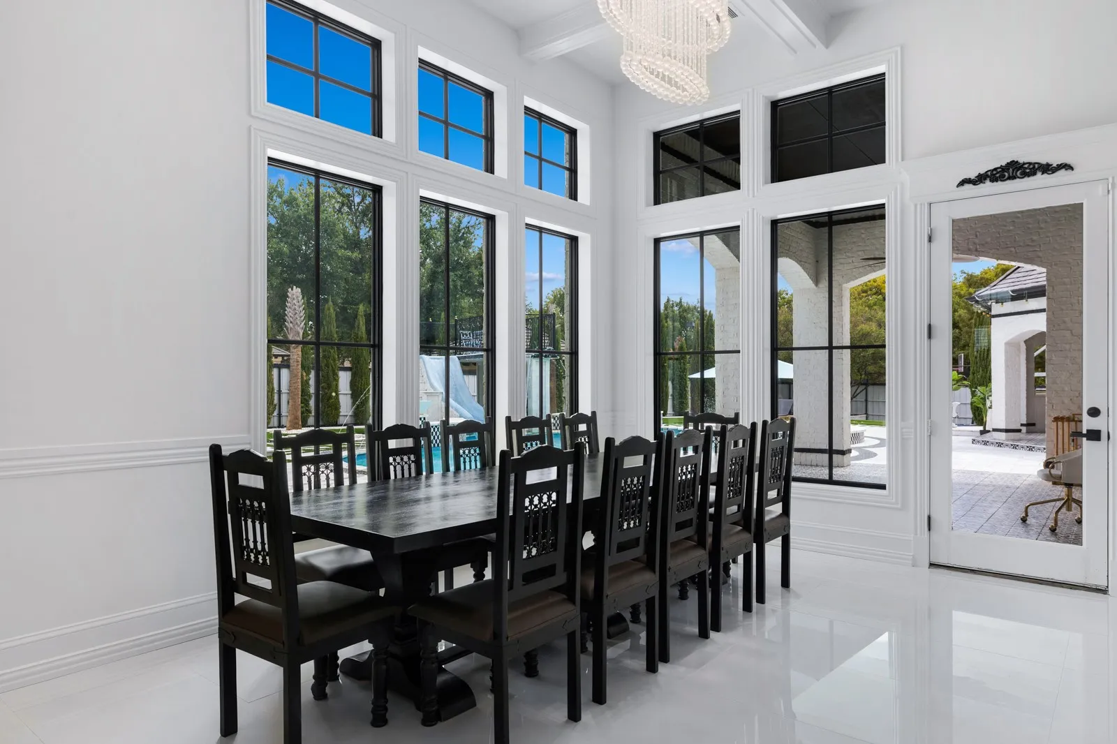 Single Family Residence For Sale in Tarrant County , 361 S White Chapel Boulevard, Southlake, Texas 76092, 5 Bedroom, 7 Bathroom, 4 Garage spaces, 6,796 Sqft, built in 2006, mls#21300634, Real Estate Agent in Southlake, Homes For Sale in Tarrant county, Homes For Sale in Southlake, Realtor in Southlake Texas, Real Estate Brokerage Independent Realty Texas, Luminita Cordes Realtor