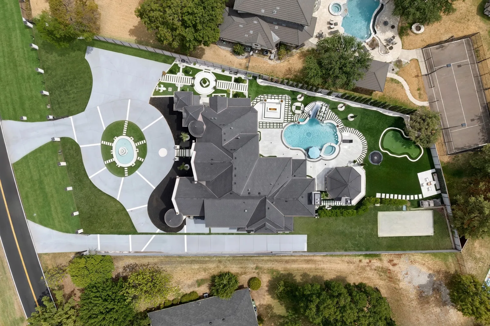 Single Family Residence For Sale in Tarrant County , 361 S White Chapel Boulevard, Southlake, Texas 76092, 5 Bedroom, 7 Bathroom, 4 Garage spaces, 6,796 Sqft, built in 2006, mls#21300634, Real Estate Agent in Southlake, Homes For Sale in Tarrant county, Homes For Sale in Southlake, Realtor in Southlake Texas, Real Estate Brokerage Independent Realty Texas, Luminita Cordes Realtor