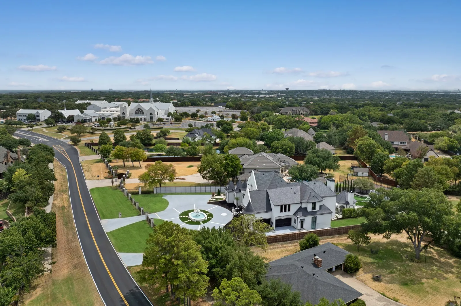 Single Family Residence For Sale in Tarrant County , 361 S White Chapel Boulevard, Southlake, Texas 76092, 5 Bedroom, 7 Bathroom, 4 Garage spaces, 6,796 Sqft, built in 2006, mls#21300634, Real Estate Agent in Southlake, Homes For Sale in Tarrant county, Homes For Sale in Southlake, Realtor in Southlake Texas, Real Estate Brokerage Independent Realty Texas, Luminita Cordes Realtor
