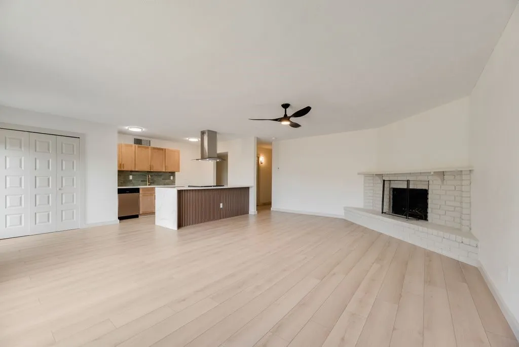 Single Family Residence For Sale in Denton County , 5229 Nash Drive, The Colony, Texas 75056, 3 Bedroom, 2 Bathroom, 2 Garage spaces, 1,335 Sqft, built in 1974, mls#21341528, Real Estate Agent in The Colony, Homes For Sale in Denton county, Homes For Sale in The Colony, Realtor in The Colony Texas, Real Estate Brokerage Independent Realty Texas, Luminita Cordes Realtor