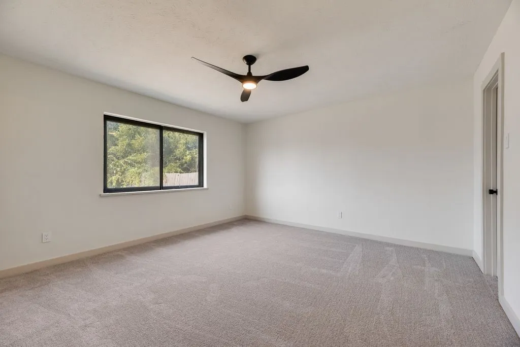Single Family Residence For Sale in Denton County , 5229 Nash Drive, The Colony, Texas 75056, 3 Bedroom, 2 Bathroom, 2 Garage spaces, 1,335 Sqft, built in 1974, mls#21341528, Real Estate Agent in The Colony, Homes For Sale in Denton county, Homes For Sale in The Colony, Realtor in The Colony Texas, Real Estate Brokerage Independent Realty Texas, Luminita Cordes Realtor