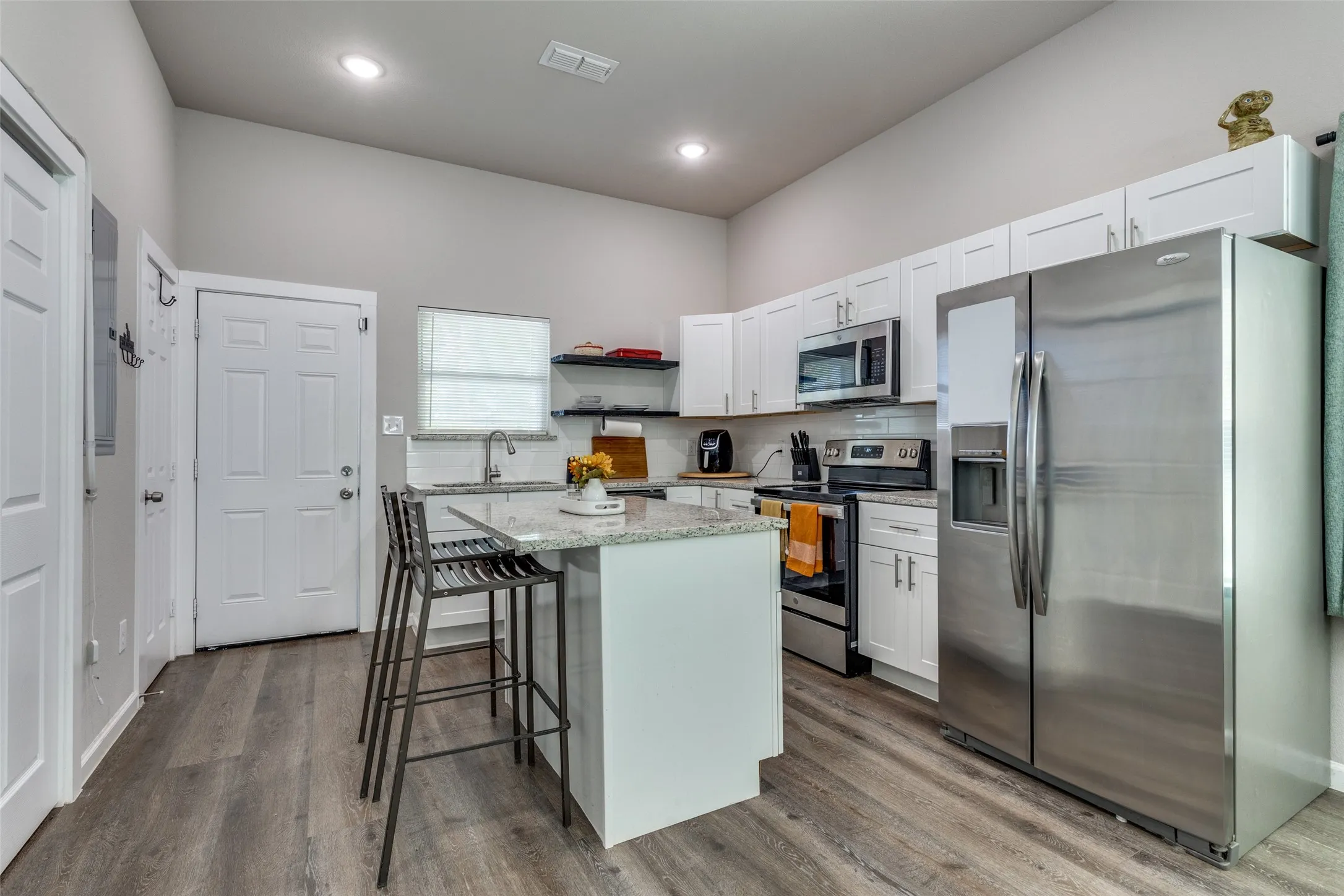 Duplex For Sale in Tarrant County , 1425 Evans Avenue, Fort Worth, Texas 76104, 4 Bedroom, 6 Bathroom, Garage spaces, 0 Sqft, built in 2022, mls#21341525, Real Estate Agent in Fort Worth, Homes For Sale in Tarrant county, Homes For Sale in Fort Worth, Realtor in Fort Worth Texas, Real Estate Brokerage Independent Realty Texas, Luminita Cordes Realtor