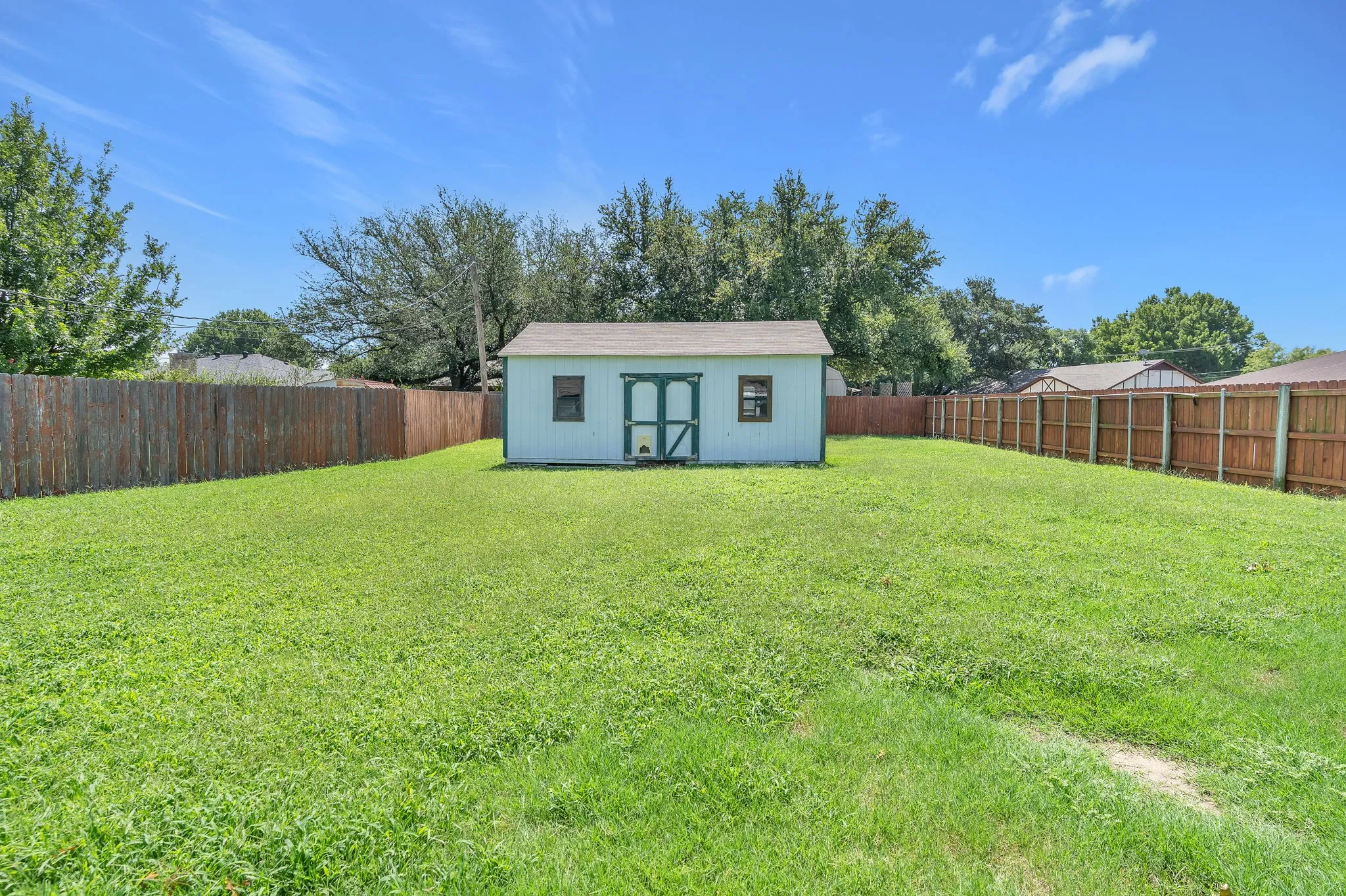 Single Family Residence For Sale in Tarrant County , 1720 Timbercreek Road, Benbrook, Texas 76126, 3 Bedroom, 2 Bathroom, 2 Garage spaces, 1,684 Sqft, built in 1978, mls#21340495, Real Estate Agent in Benbrook, Homes For Sale in Tarrant county, Homes For Sale in Benbrook, Realtor in Benbrook Texas, Real Estate Brokerage Independent Realty Texas, Luminita Cordes Realtor