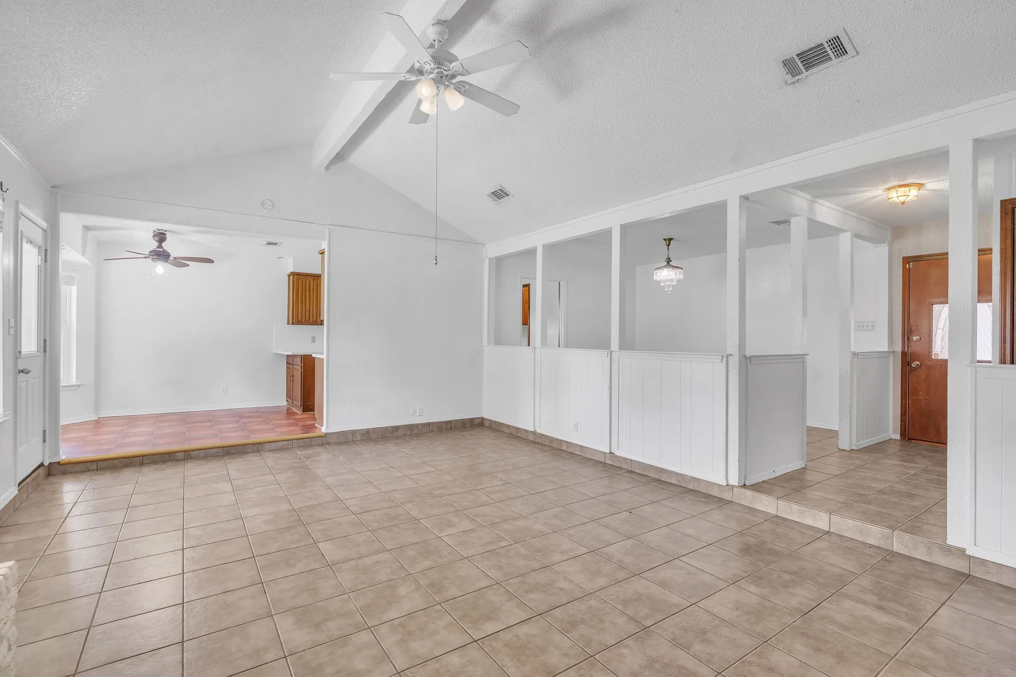 Single Family Residence For Sale in Tarrant County , 1720 Timbercreek Road, Benbrook, Texas 76126, 3 Bedroom, 2 Bathroom, 2 Garage spaces, 1,684 Sqft, built in 1978, mls#21340495, Real Estate Agent in Benbrook, Homes For Sale in Tarrant county, Homes For Sale in Benbrook, Realtor in Benbrook Texas, Real Estate Brokerage Independent Realty Texas, Luminita Cordes Realtor