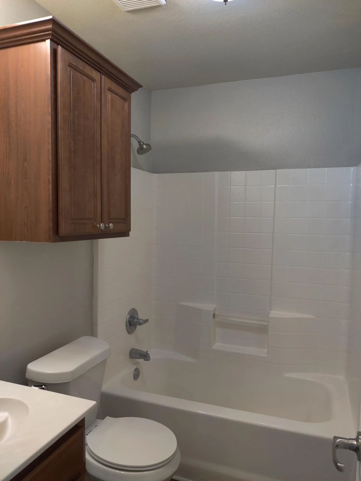 Secondary full bath