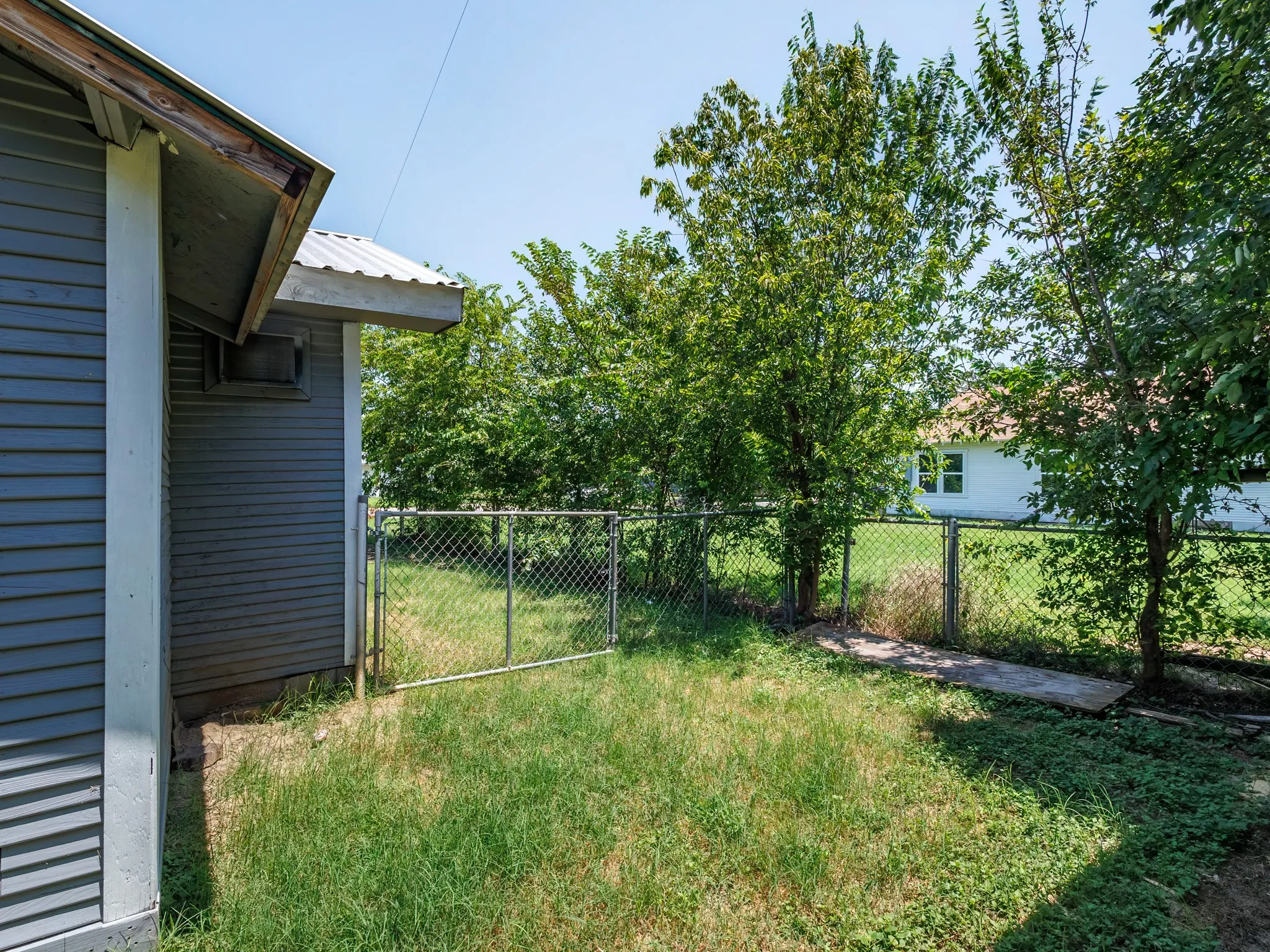 Single Family Residence For Sale in Brown County , 1805 7th Street, Brownwood, Texas 76801, 2 Bedroom, 1 Bathroom, Garage spaces, 951 Sqft, built in 0, mls#21340179, Real Estate Agent in Brownwood, Homes For Sale in Brown county, Homes For Sale in Brownwood, Realtor in Brownwood Texas, Real Estate Brokerage Independent Realty Texas, Luminita Cordes Realtor