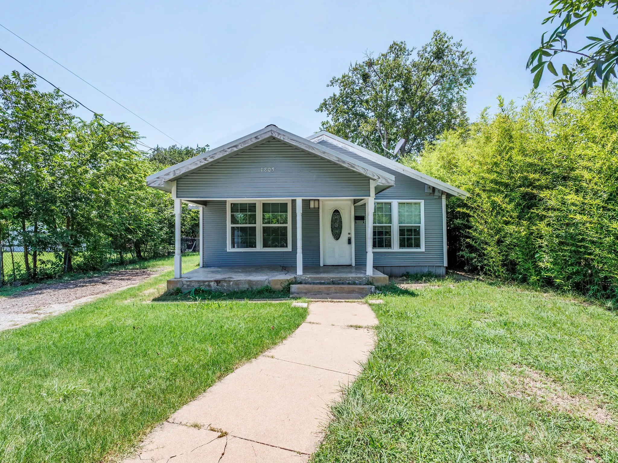 Single Family Residence For Sale in Brown County , 1805 7th Street, Brownwood, Texas 76801, 2 Bedroom, 1 Bathroom, Garage spaces, 951 Sqft, built in 0, mls#21340179, Real Estate Agent in Brownwood, Homes For Sale in Brown county, Homes For Sale in Brownwood, Realtor in Brownwood Texas, Real Estate Brokerage Independent Realty Texas, Luminita Cordes Realtor