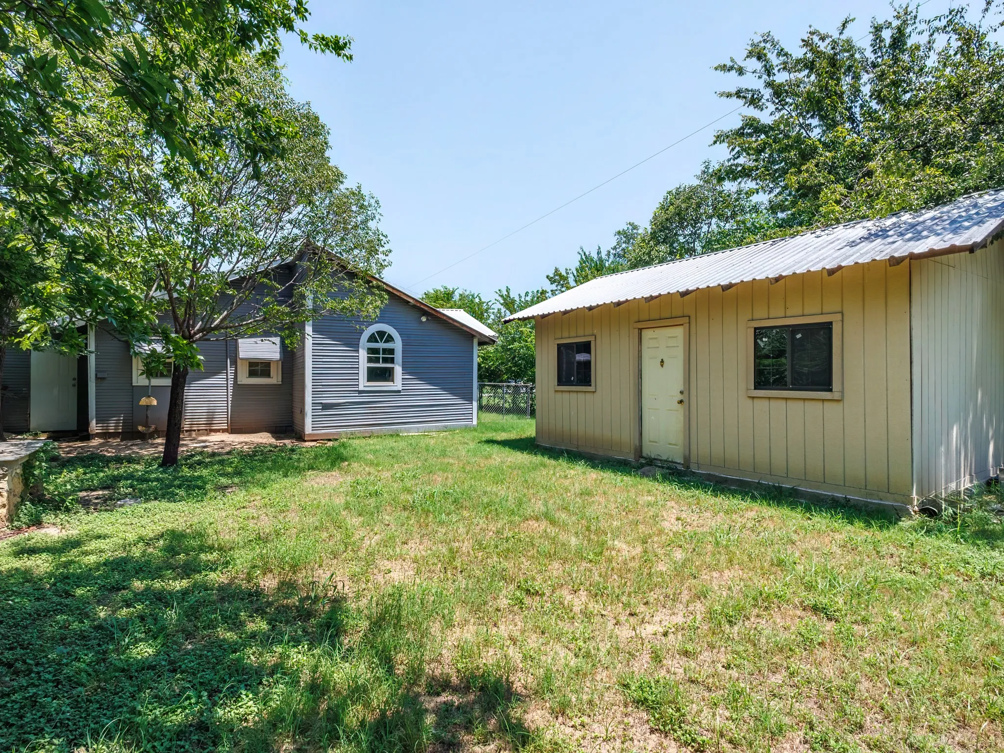 Single Family Residence For Sale in Brown County , 1805 7th Street, Brownwood, Texas 76801, 2 Bedroom, 1 Bathroom, Garage spaces, 951 Sqft, built in 0, mls#21340179, Real Estate Agent in Brownwood, Homes For Sale in Brown county, Homes For Sale in Brownwood, Realtor in Brownwood Texas, Real Estate Brokerage Independent Realty Texas, Luminita Cordes Realtor