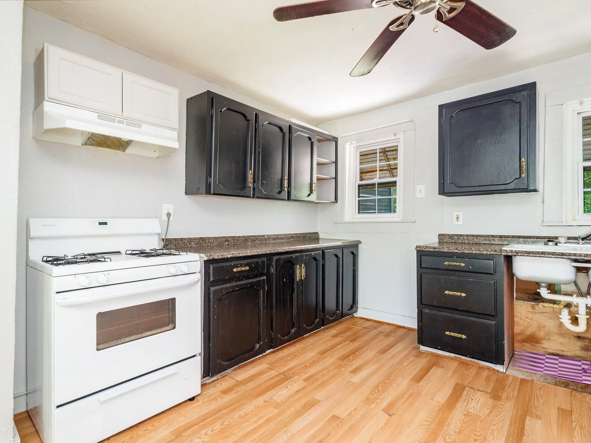 Single Family Residence For Sale in Brown County , 1805 7th Street, Brownwood, Texas 76801, 2 Bedroom, 1 Bathroom, Garage spaces, 951 Sqft, built in 0, mls#21340179, Real Estate Agent in Brownwood, Homes For Sale in Brown county, Homes For Sale in Brownwood, Realtor in Brownwood Texas, Real Estate Brokerage Independent Realty Texas, Luminita Cordes Realtor