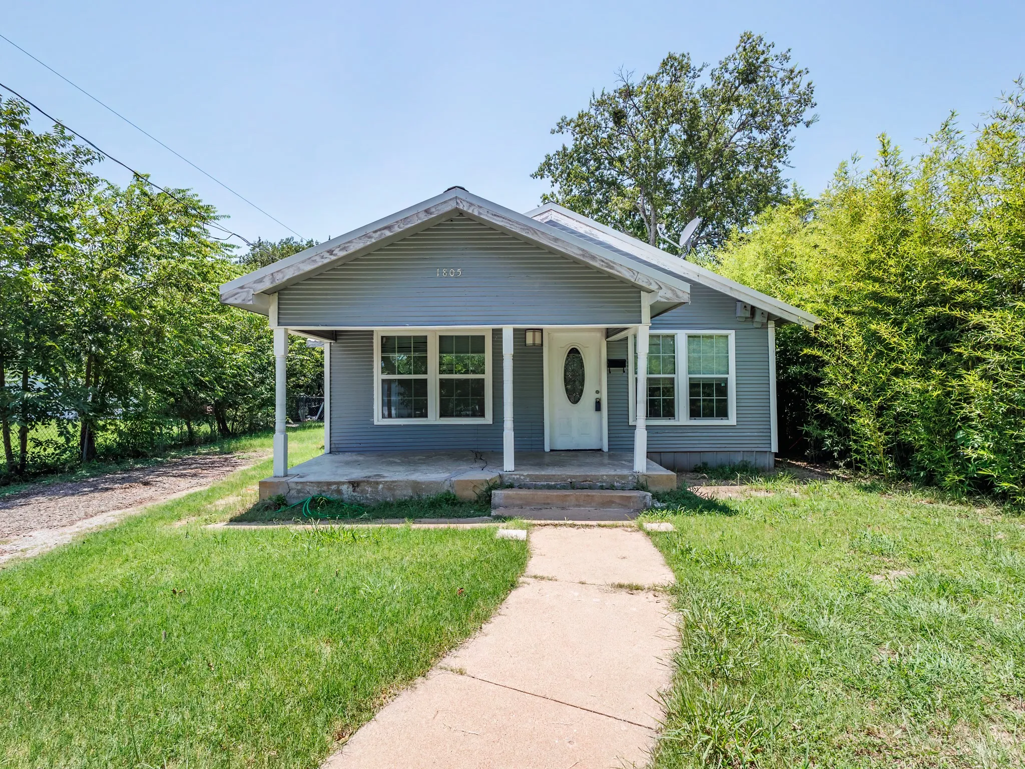 Single Family Residence For Sale in Brown County , 1805 7th Street, Brownwood, Texas 76801, 2 Bedroom, 1 Bathroom, Garage spaces, 951 Sqft, built in 0, mls#21340179, Real Estate Agent in Brownwood, Homes For Sale in Brown county, Homes For Sale in Brownwood, Realtor in Brownwood Texas, Real Estate Brokerage Independent Realty Texas, Luminita Cordes Realtor
