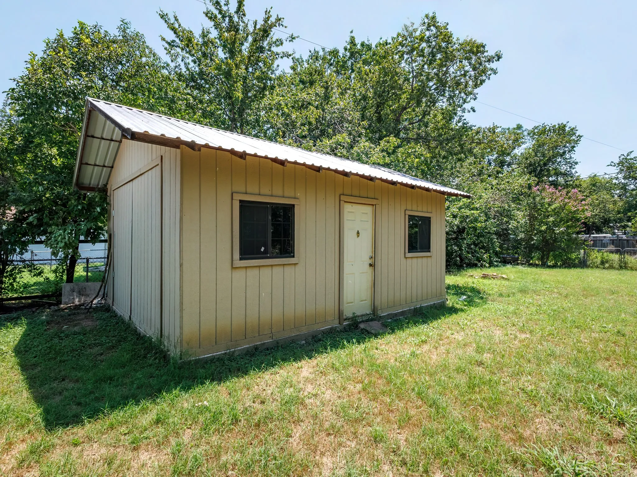 Single Family Residence For Sale in Brown County , 1805 7th Street, Brownwood, Texas 76801, 2 Bedroom, 1 Bathroom, Garage spaces, 951 Sqft, built in 0, mls#21340179, Real Estate Agent in Brownwood, Homes For Sale in Brown county, Homes For Sale in Brownwood, Realtor in Brownwood Texas, Real Estate Brokerage Independent Realty Texas, Luminita Cordes Realtor