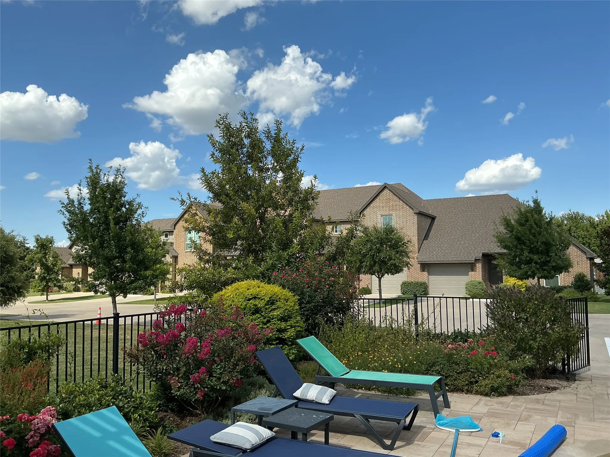 Townhouse For Rent in Ellis County , 8243 Heritage Glen Drive, Red Oak, Texas 75154, 3 Bedroom, 3 Bathroom, 1 Garage spaces, 1,940 Sqft, built in 2022, mls#21339156, Real Estate Agent in Red Oak, Homes For Rent in Ellis county, Homes For Rent in Red Oak, Realtor in Red Oak Texas, Real Estate Brokerage Independent Realty Texas, Luminita Cordes Realtor