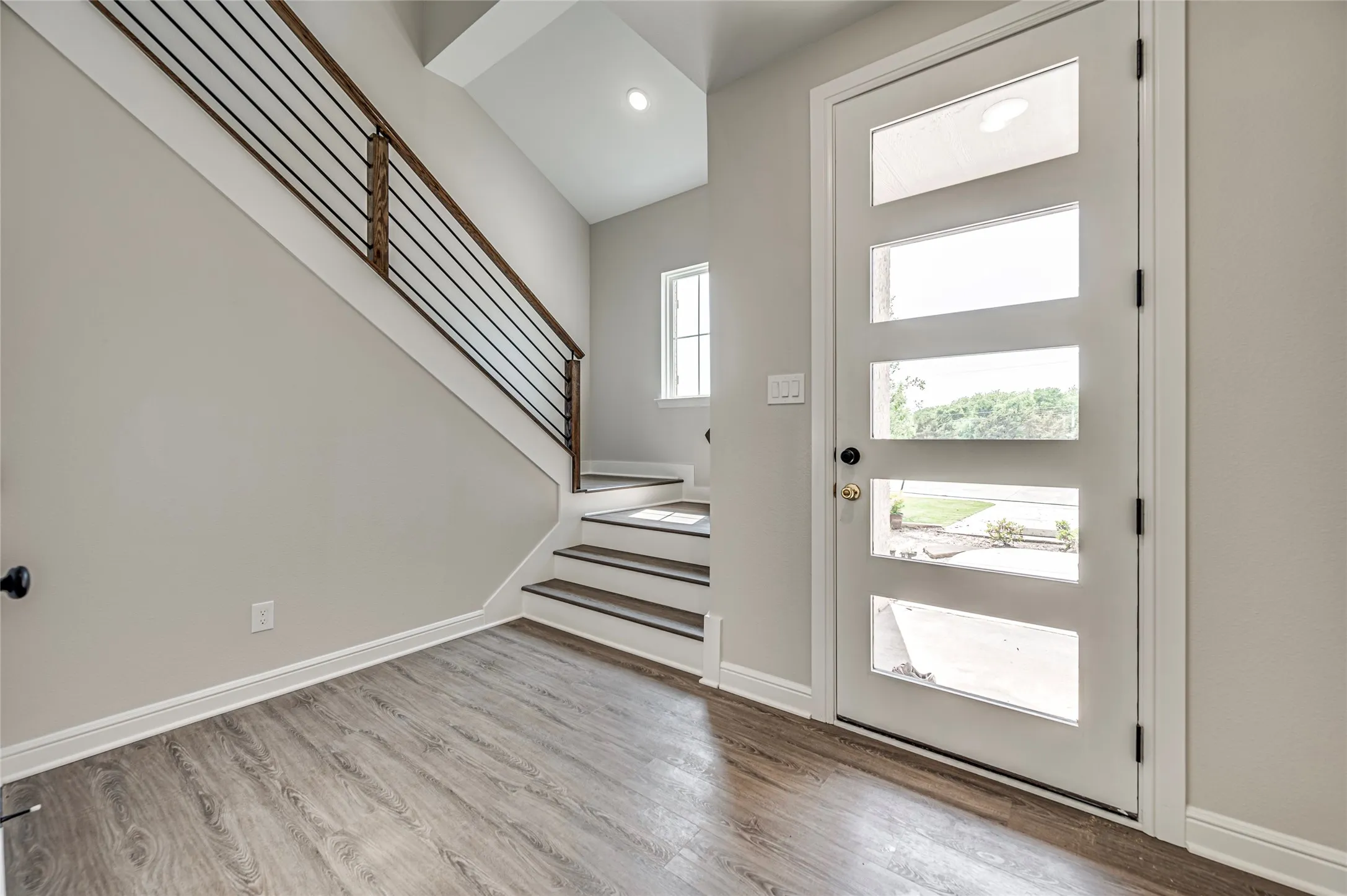 Townhouse For Rent in Ellis County , 8243 Heritage Glen Drive, Red Oak, Texas 75154, 3 Bedroom, 3 Bathroom, 1 Garage spaces, 1,940 Sqft, built in 2022, mls#21339156, Real Estate Agent in Red Oak, Homes For Rent in Ellis county, Homes For Rent in Red Oak, Realtor in Red Oak Texas, Real Estate Brokerage Independent Realty Texas, Luminita Cordes Realtor