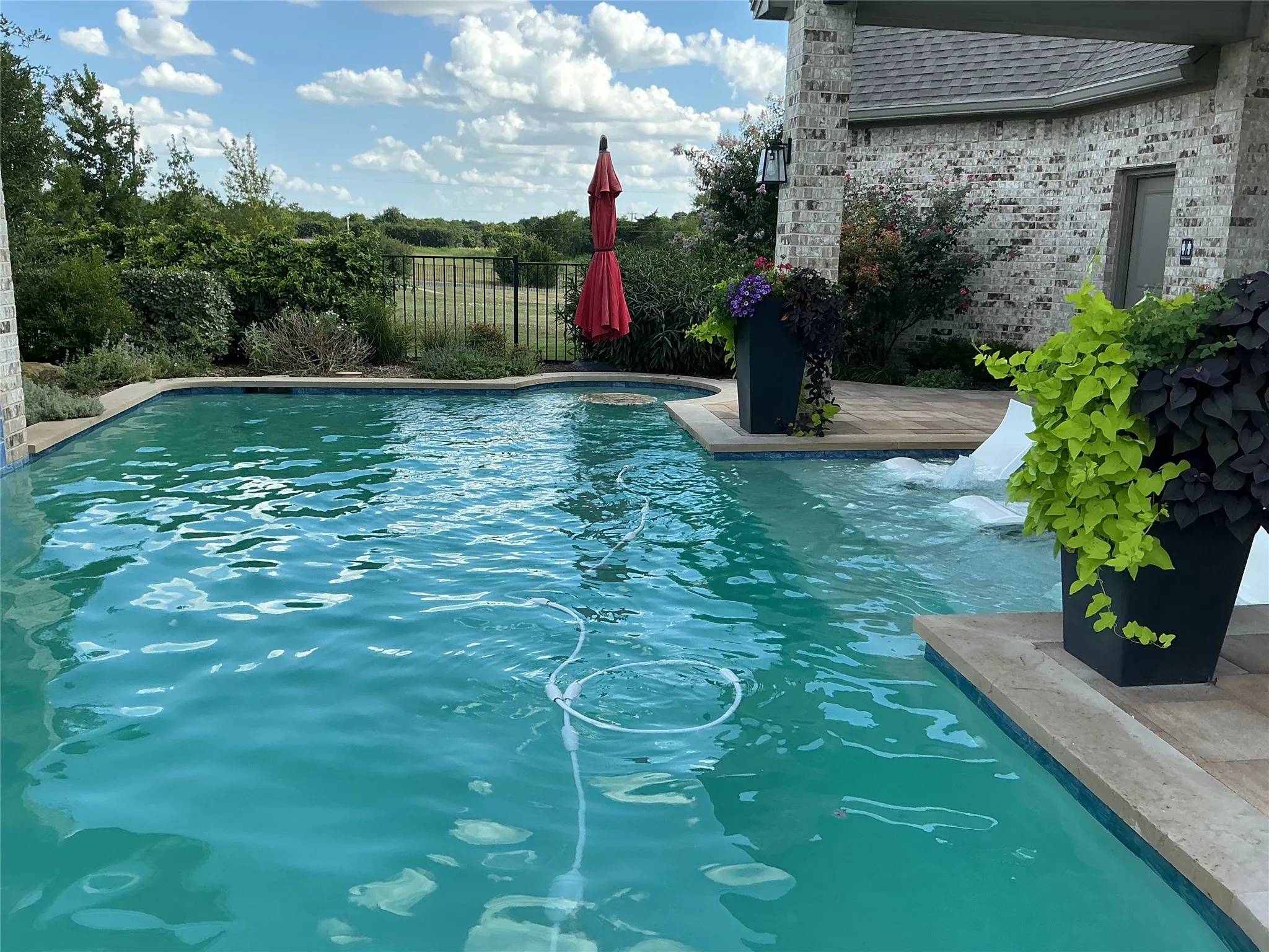 Townhouse For Rent in Ellis County , 8243 Heritage Glen Drive, Red Oak, Texas 75154, 3 Bedroom, 3 Bathroom, 1 Garage spaces, 1,940 Sqft, built in 2022, mls#21339156, Real Estate Agent in Red Oak, Homes For Rent in Ellis county, Homes For Rent in Red Oak, Realtor in Red Oak Texas, Real Estate Brokerage Independent Realty Texas, Luminita Cordes Realtor