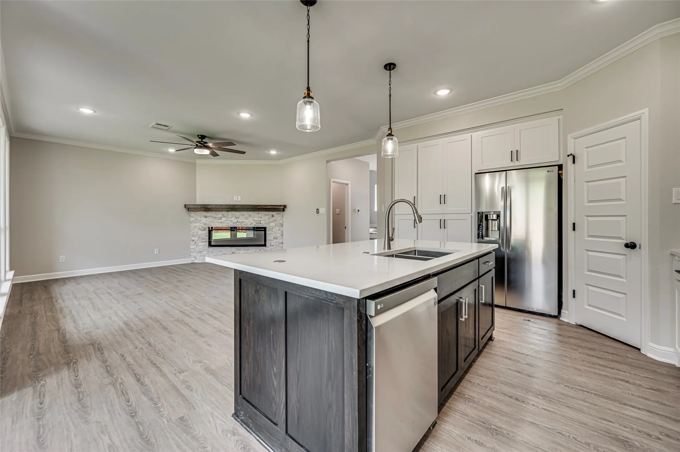 Townhouse For Rent in Ellis County , 8243 Heritage Glen Drive, Red Oak, Texas 75154, 3 Bedroom, 3 Bathroom, 1 Garage spaces, 1,940 Sqft, built in 2022, mls#21339156, Real Estate Agent in Red Oak, Homes For Rent in Ellis county, Homes For Rent in Red Oak, Realtor in Red Oak Texas, Real Estate Brokerage Independent Realty Texas, Luminita Cordes Realtor