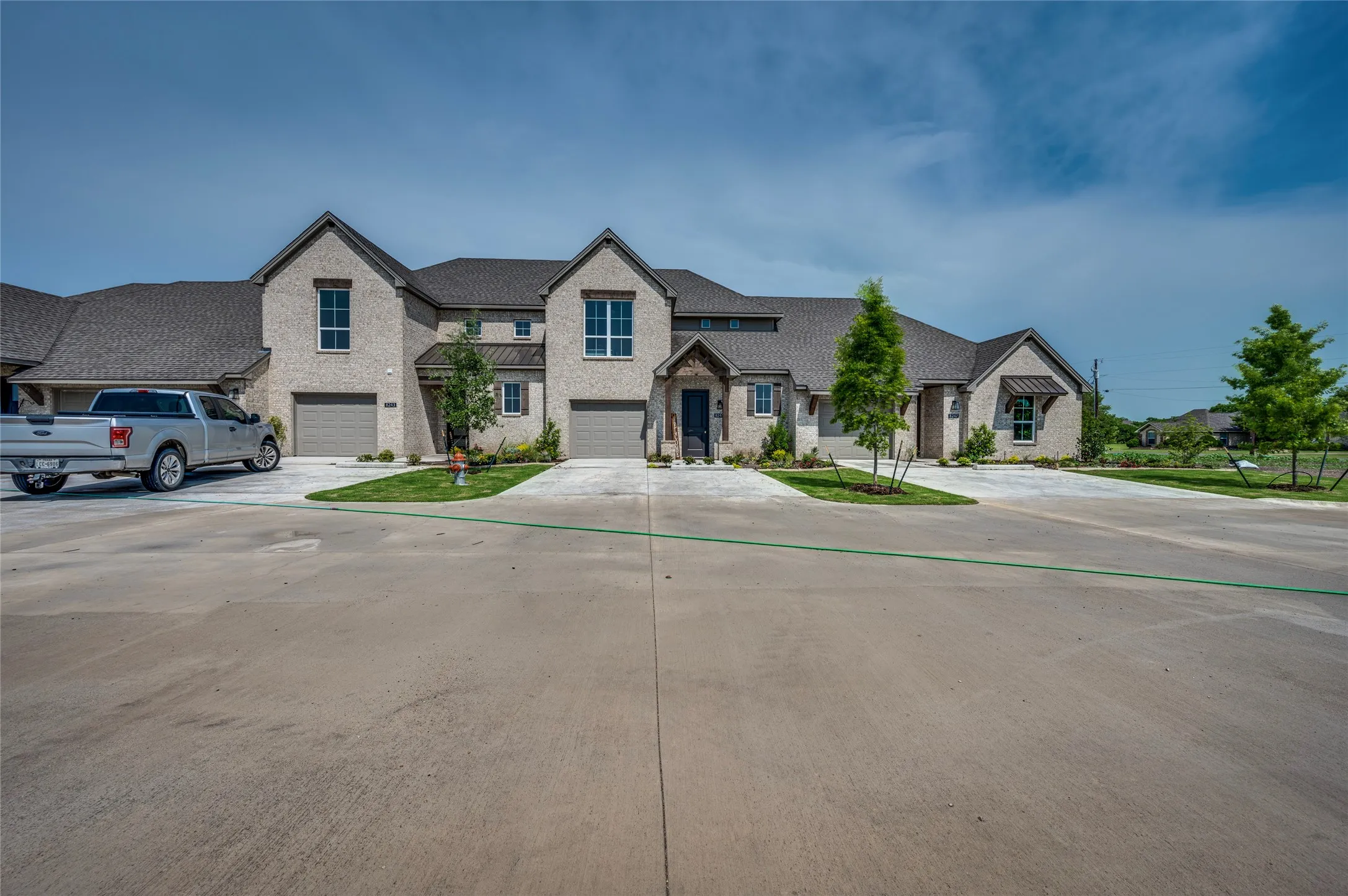 Townhouse For Rent in Ellis County , 8243 Heritage Glen Drive, Red Oak, Texas 75154, 3 Bedroom, 3 Bathroom, 1 Garage spaces, 1,940 Sqft, built in 2022, mls#21339156, Real Estate Agent in Red Oak, Homes For Rent in Ellis county, Homes For Rent in Red Oak, Realtor in Red Oak Texas, Real Estate Brokerage Independent Realty Texas, Luminita Cordes Realtor