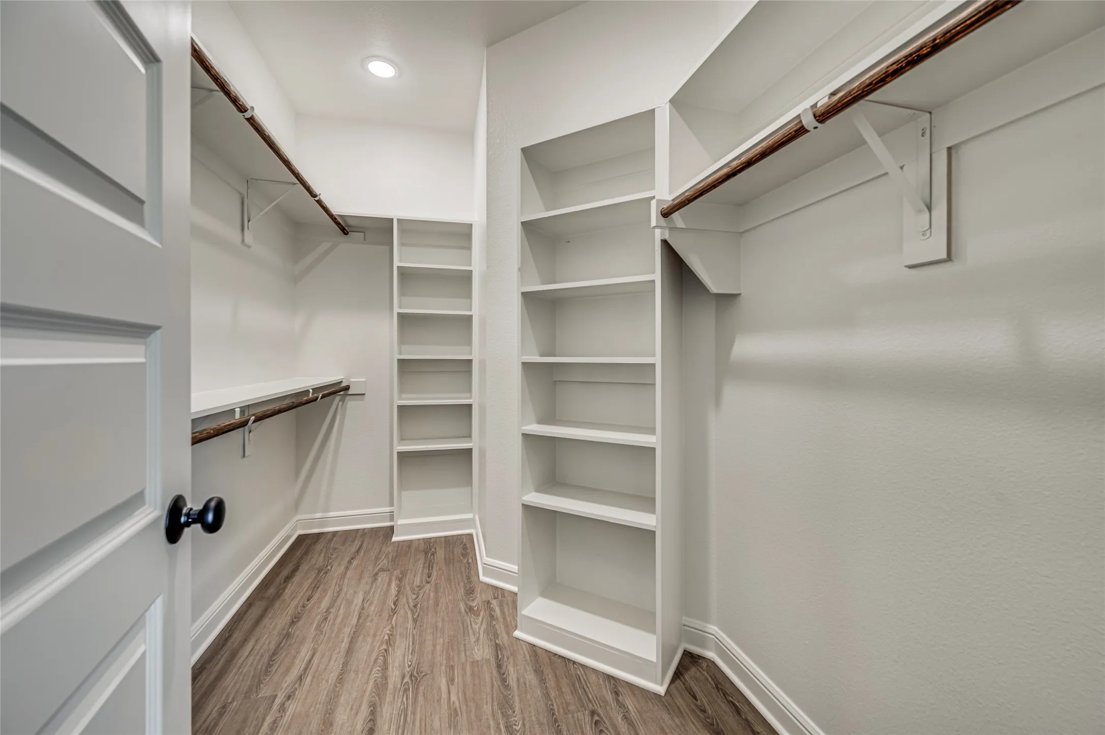 Townhouse For Rent in Ellis County , 8243 Heritage Glen Drive, Red Oak, Texas 75154, 3 Bedroom, 3 Bathroom, 1 Garage spaces, 1,940 Sqft, built in 2022, mls#21339156, Real Estate Agent in Red Oak, Homes For Rent in Ellis county, Homes For Rent in Red Oak, Realtor in Red Oak Texas, Real Estate Brokerage Independent Realty Texas, Luminita Cordes Realtor