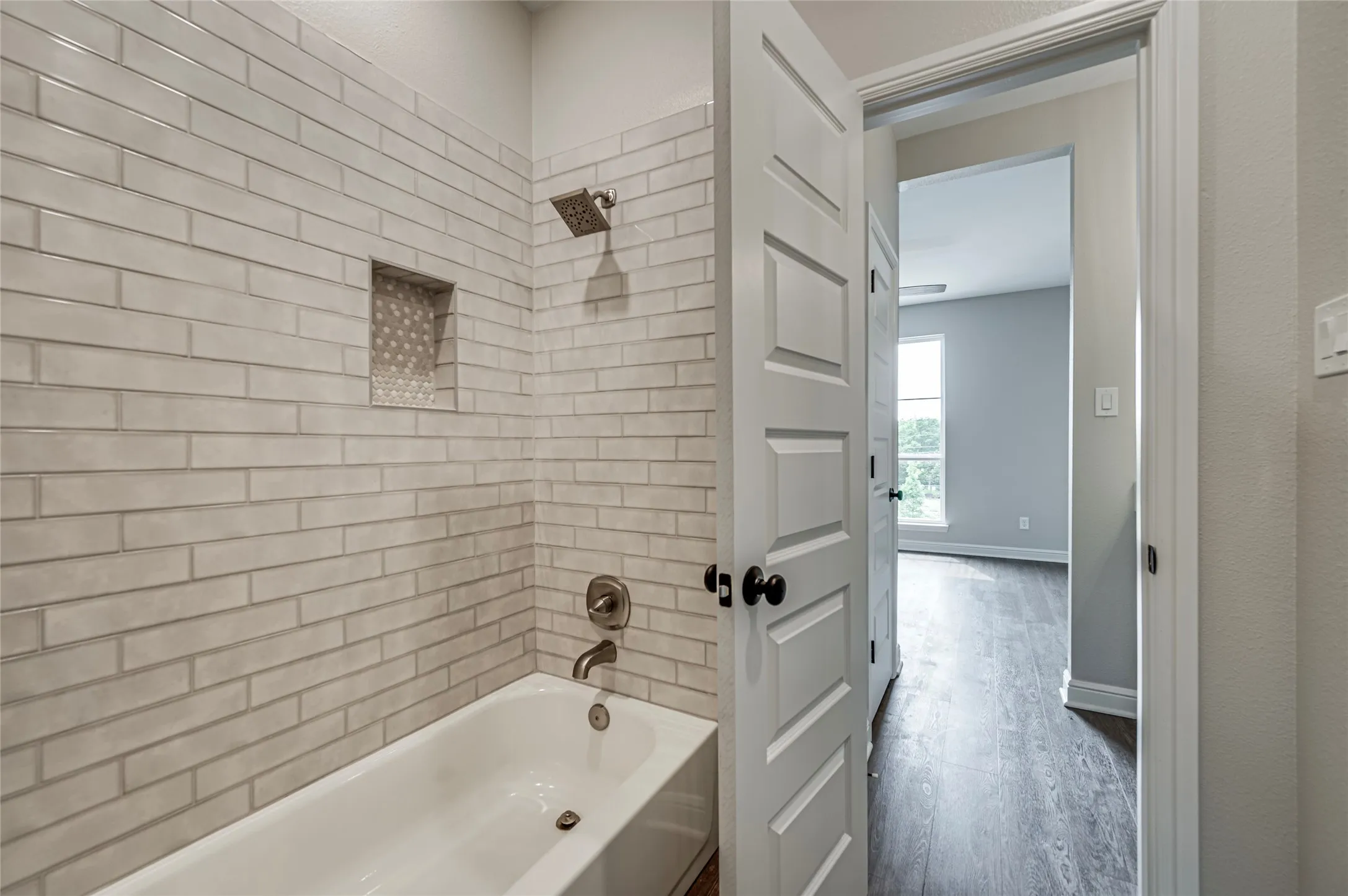 Townhouse For Rent in Ellis County , 8243 Heritage Glen Drive, Red Oak, Texas 75154, 3 Bedroom, 3 Bathroom, 1 Garage spaces, 1,940 Sqft, built in 2022, mls#21339156, Real Estate Agent in Red Oak, Homes For Rent in Ellis county, Homes For Rent in Red Oak, Realtor in Red Oak Texas, Real Estate Brokerage Independent Realty Texas, Luminita Cordes Realtor