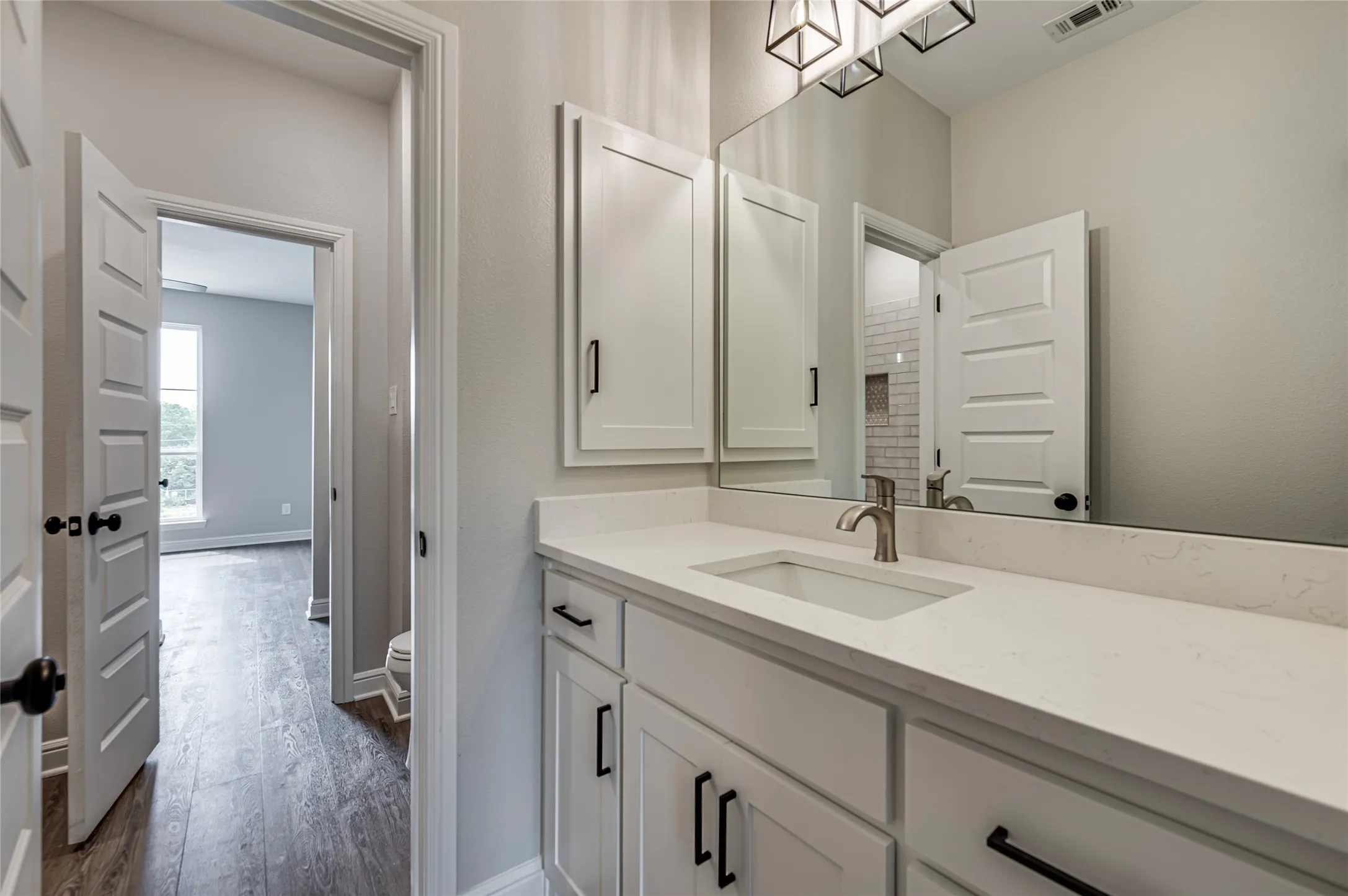 Townhouse For Rent in Ellis County , 8243 Heritage Glen Drive, Red Oak, Texas 75154, 3 Bedroom, 3 Bathroom, 1 Garage spaces, 1,940 Sqft, built in 2022, mls#21339156, Real Estate Agent in Red Oak, Homes For Rent in Ellis county, Homes For Rent in Red Oak, Realtor in Red Oak Texas, Real Estate Brokerage Independent Realty Texas, Luminita Cordes Realtor