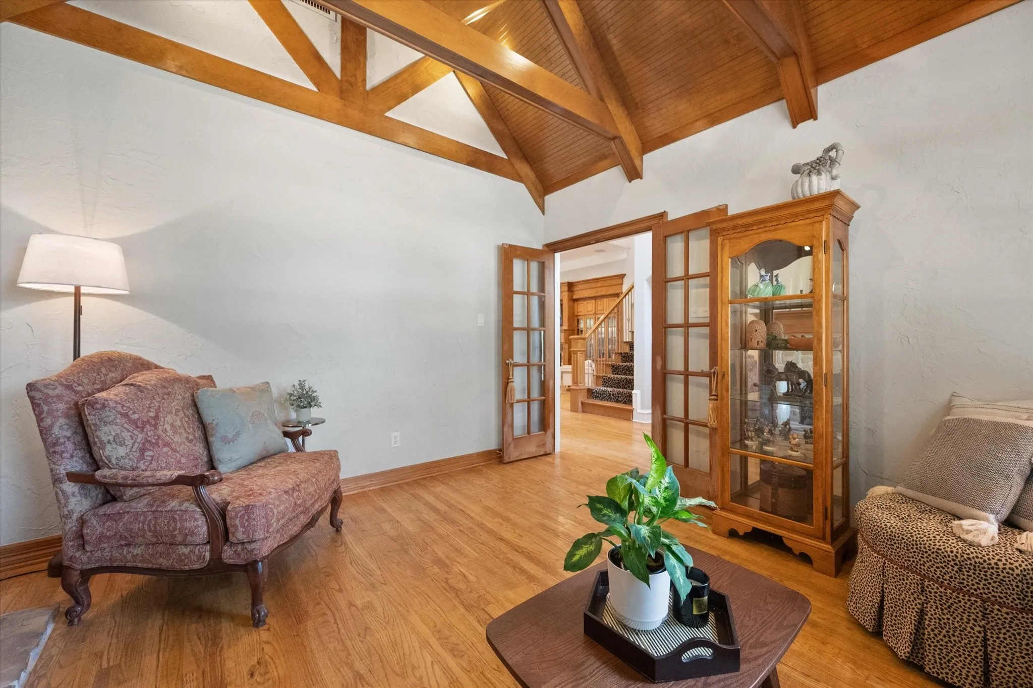 Single Family Residence For Sale in Tarrant County , 2111 Castle View Road, Mansfield, Texas 76063, 4 Bedroom, 4 Bathroom, 2 Garage spaces, 3,158 Sqft, built in 2000, mls#21339290, Real Estate Agent in Mansfield, Homes For Sale in Tarrant county, Homes For Sale in Mansfield, Realtor in Mansfield Texas, Real Estate Brokerage Independent Realty Texas, Luminita Cordes Realtor