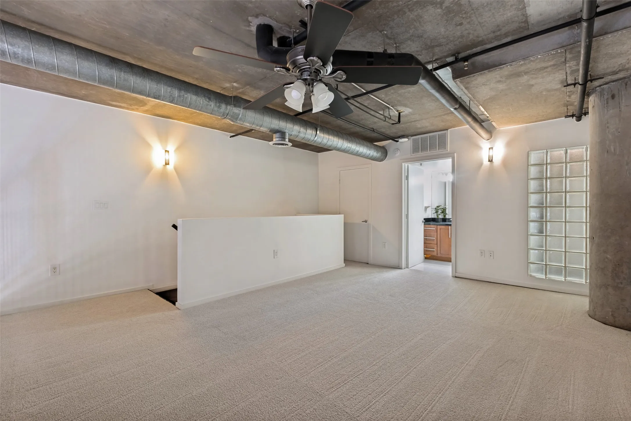 Condominium For Sale in Dallas County , 3110 Thomas Avenue 109, Dallas, Texas 75204, 1 Bedroom, 2 Bathroom, 1 Garage spaces, 914 Sqft, built in 1998, mls#21341532, Real Estate Agent in Dallas, Homes For Sale in Dallas county, Homes For Sale in Dallas, Realtor in Dallas Texas, Real Estate Brokerage Independent Realty Texas, Luminita Cordes Realtor