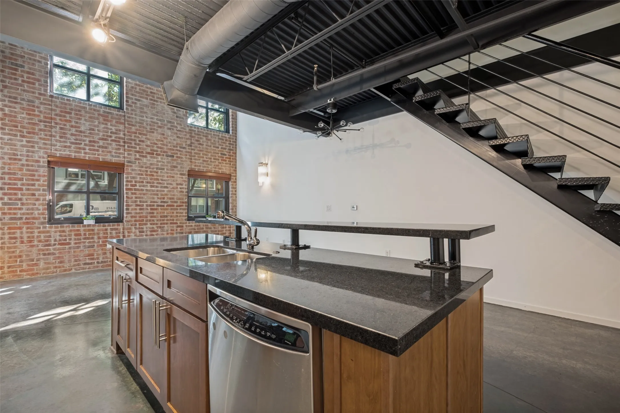 Condominium For Sale in Dallas County , 3110 Thomas Avenue 109, Dallas, Texas 75204, 1 Bedroom, 2 Bathroom, 1 Garage spaces, 914 Sqft, built in 1998, mls#21341532, Real Estate Agent in Dallas, Homes For Sale in Dallas county, Homes For Sale in Dallas, Realtor in Dallas Texas, Real Estate Brokerage Independent Realty Texas, Luminita Cordes Realtor