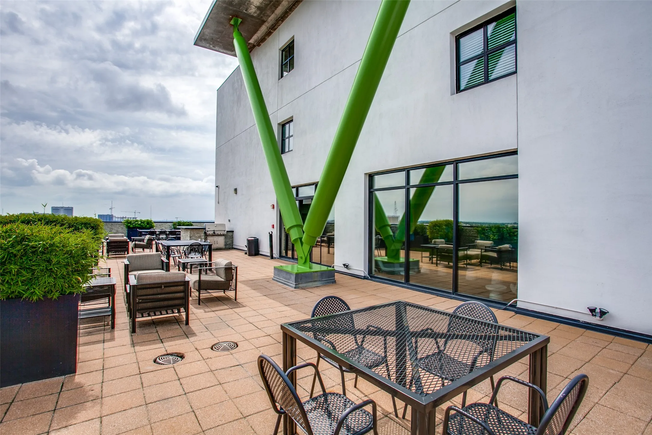 Condominium For Sale in Dallas County , 3110 Thomas Avenue 109, Dallas, Texas 75204, 1 Bedroom, 2 Bathroom, 1 Garage spaces, 914 Sqft, built in 1998, mls#21341532, Real Estate Agent in Dallas, Homes For Sale in Dallas county, Homes For Sale in Dallas, Realtor in Dallas Texas, Real Estate Brokerage Independent Realty Texas, Luminita Cordes Realtor