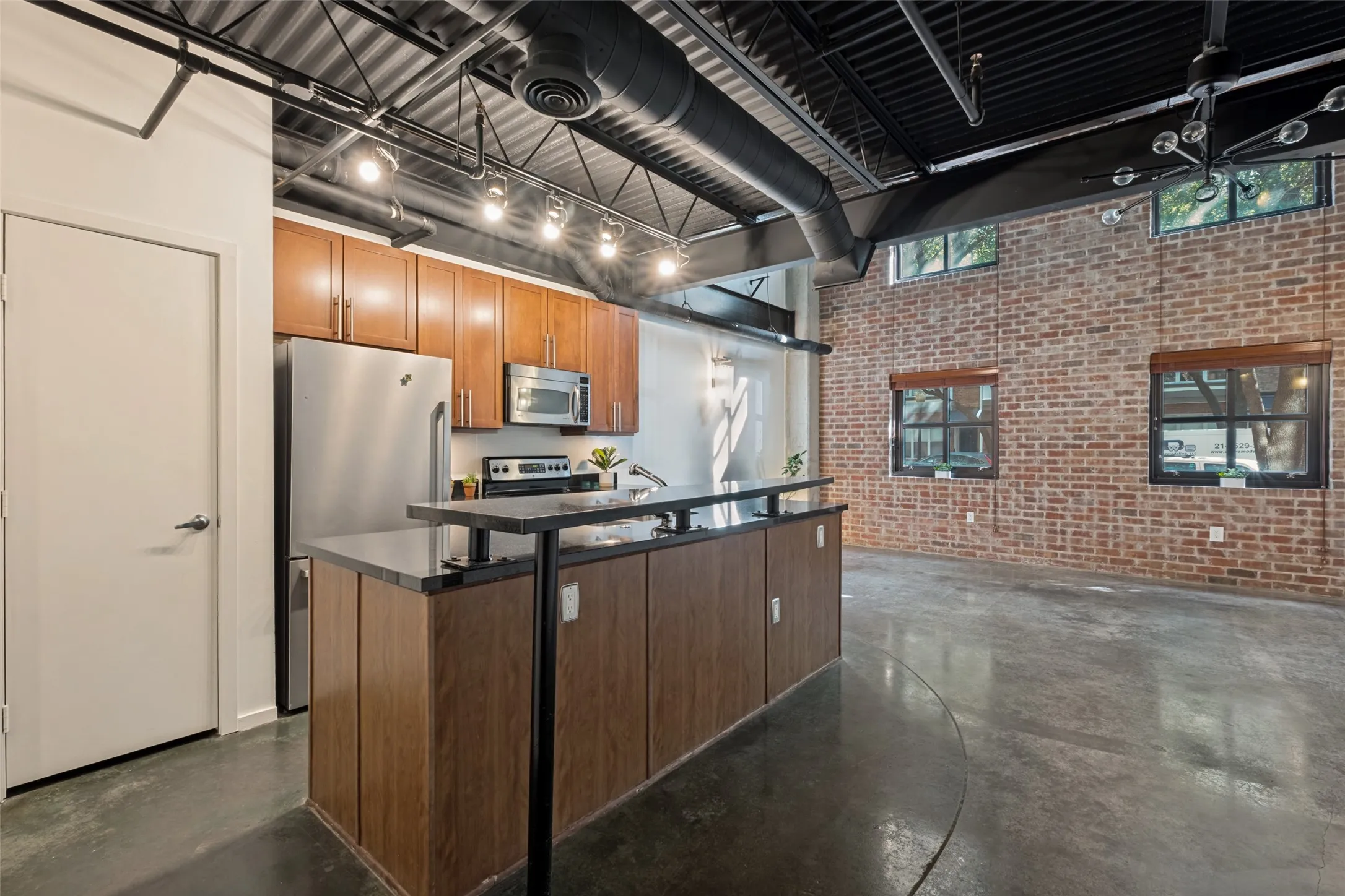 Condominium For Sale in Dallas County , 3110 Thomas Avenue 109, Dallas, Texas 75204, 1 Bedroom, 2 Bathroom, 1 Garage spaces, 914 Sqft, built in 1998, mls#21341532, Real Estate Agent in Dallas, Homes For Sale in Dallas county, Homes For Sale in Dallas, Realtor in Dallas Texas, Real Estate Brokerage Independent Realty Texas, Luminita Cordes Realtor