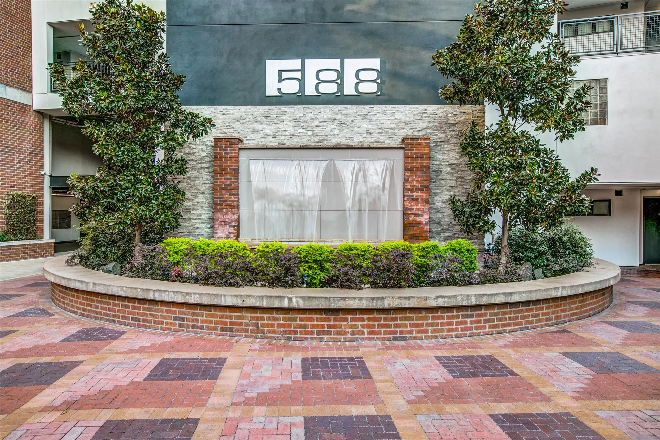 Condominium For Sale in Dallas County , 3110 Thomas Avenue 109, Dallas, Texas 75204, 1 Bedroom, 2 Bathroom, 1 Garage spaces, 914 Sqft, built in 1998, mls#21341532, Real Estate Agent in Dallas, Homes For Sale in Dallas county, Homes For Sale in Dallas, Realtor in Dallas Texas, Real Estate Brokerage Independent Realty Texas, Luminita Cordes Realtor