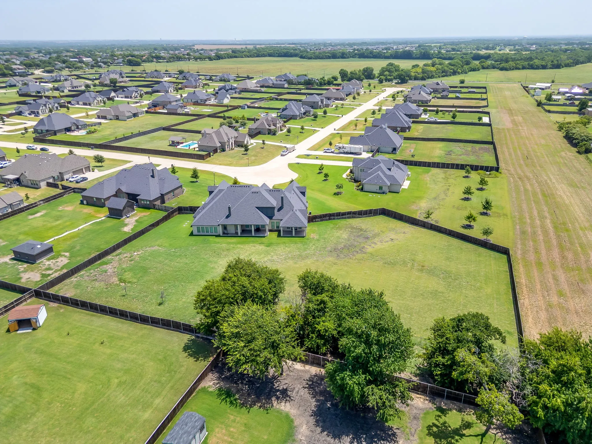 Single Family Residence For Sale in Ellis County , 651 Bandera Drive, Waxahachie, Texas 75167, 6 Bedroom, 4 Bathroom, 4 Garage spaces, 5,888 Sqft, built in 2020, mls#21336198, Real Estate Agent in Waxahachie, Homes For Sale in Ellis county, Homes For Sale in Waxahachie, Realtor in Waxahachie Texas, Real Estate Brokerage Independent Realty Texas, Luminita Cordes Realtor