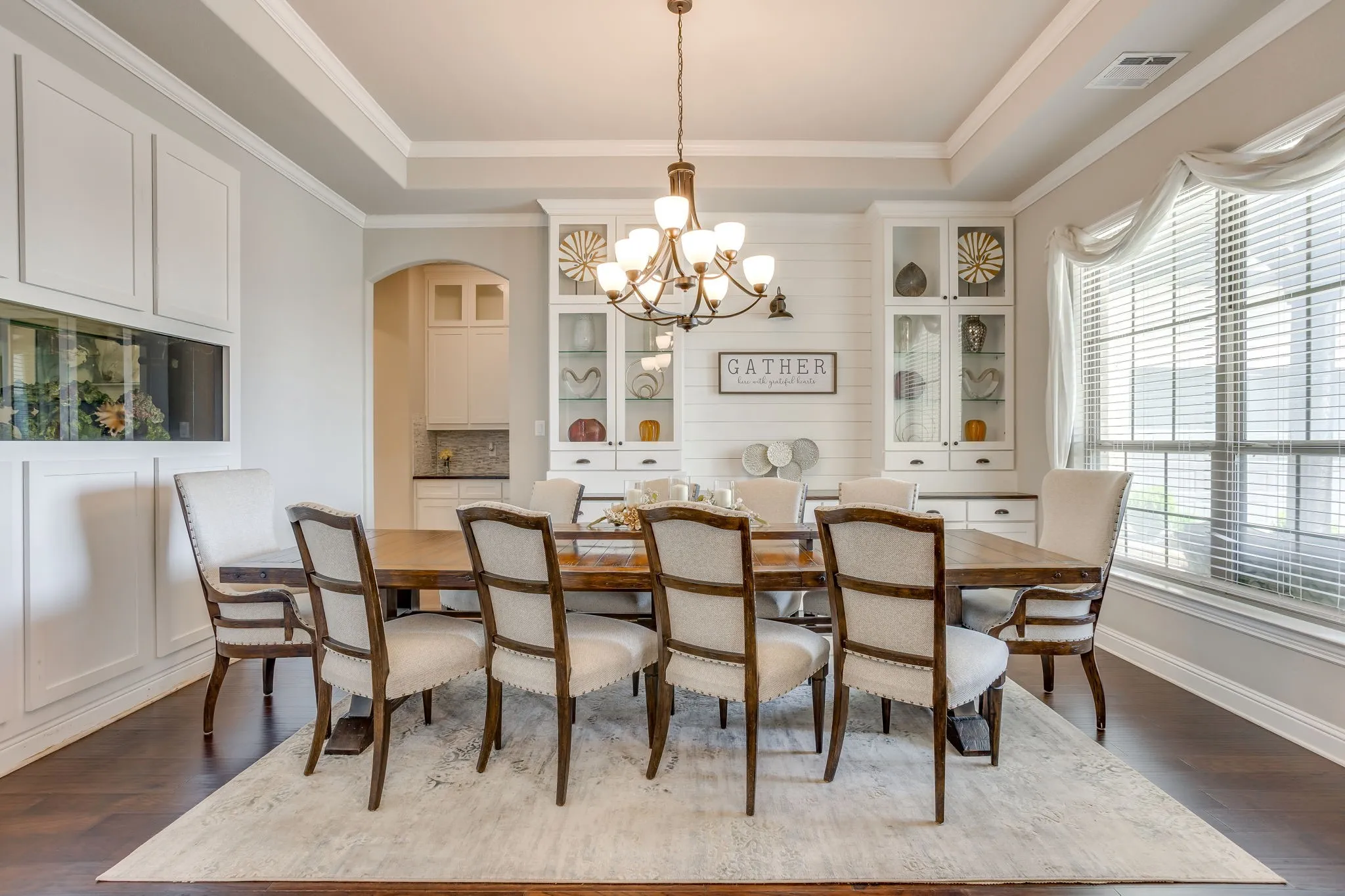 Single Family Residence For Sale in Ellis County , 651 Bandera Drive, Waxahachie, Texas 75167, 6 Bedroom, 4 Bathroom, 4 Garage spaces, 5,888 Sqft, built in 2020, mls#21336198, Real Estate Agent in Waxahachie, Homes For Sale in Ellis county, Homes For Sale in Waxahachie, Realtor in Waxahachie Texas, Real Estate Brokerage Independent Realty Texas, Luminita Cordes Realtor