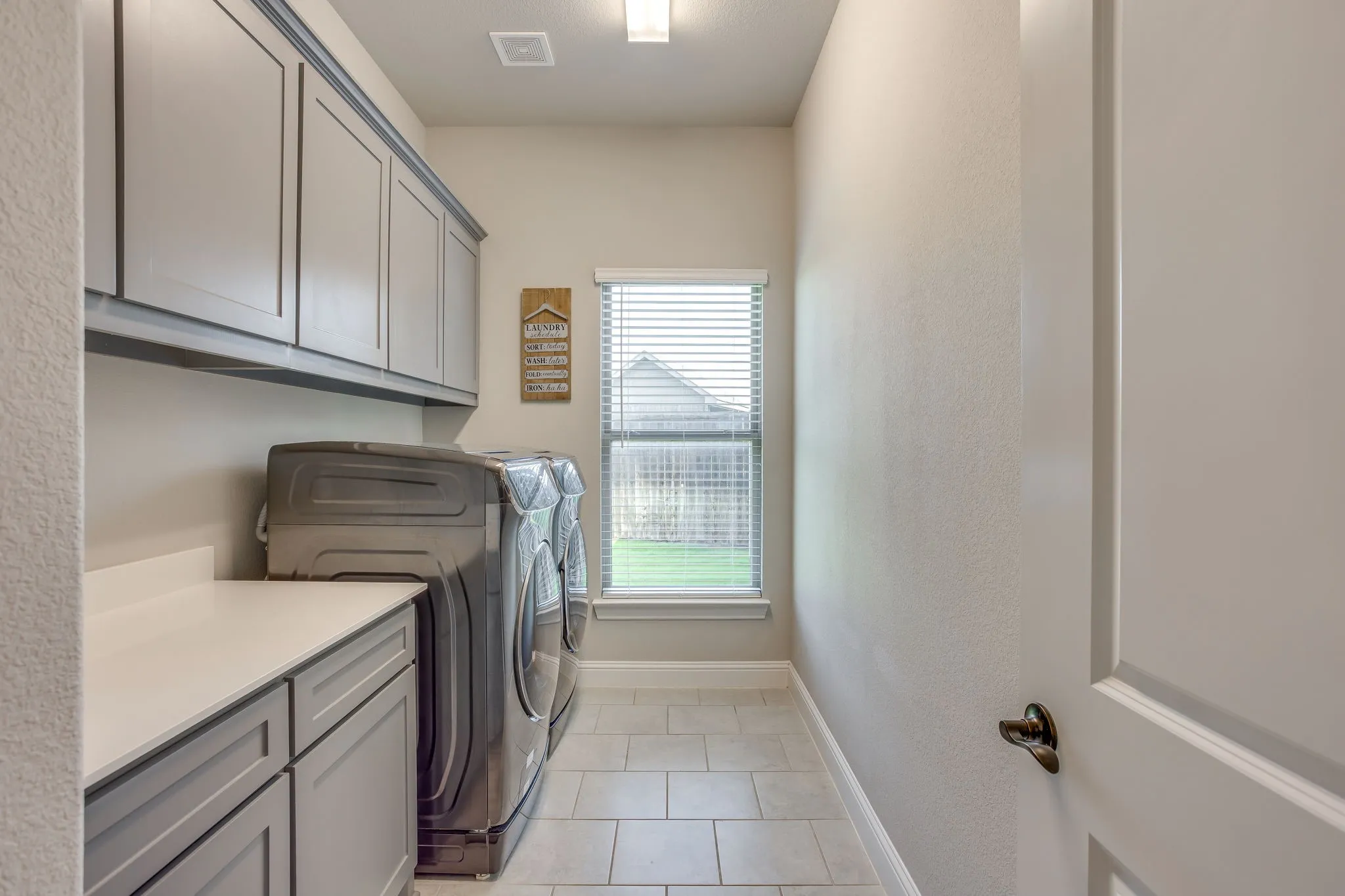 Single Family Residence For Sale in Ellis County , 651 Bandera Drive, Waxahachie, Texas 75167, 6 Bedroom, 4 Bathroom, 4 Garage spaces, 5,888 Sqft, built in 2020, mls#21336198, Real Estate Agent in Waxahachie, Homes For Sale in Ellis county, Homes For Sale in Waxahachie, Realtor in Waxahachie Texas, Real Estate Brokerage Independent Realty Texas, Luminita Cordes Realtor
