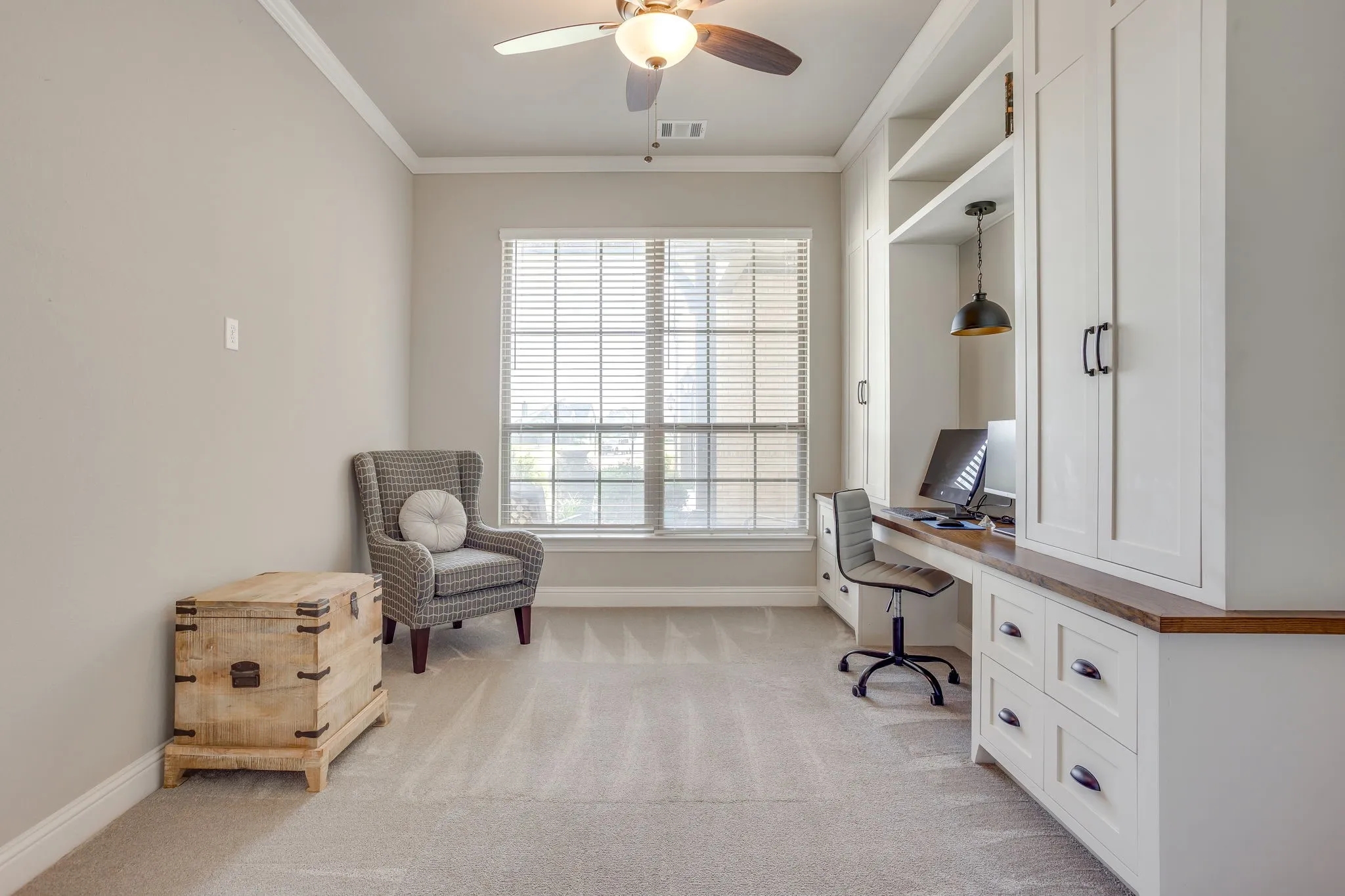 Single Family Residence For Sale in Ellis County , 651 Bandera Drive, Waxahachie, Texas 75167, 6 Bedroom, 4 Bathroom, 4 Garage spaces, 5,888 Sqft, built in 2020, mls#21336198, Real Estate Agent in Waxahachie, Homes For Sale in Ellis county, Homes For Sale in Waxahachie, Realtor in Waxahachie Texas, Real Estate Brokerage Independent Realty Texas, Luminita Cordes Realtor