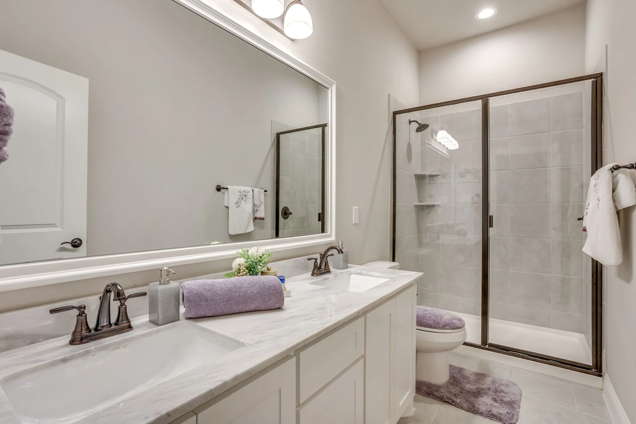 Single Family Residence For Sale in Ellis County , 651 Bandera Drive, Waxahachie, Texas 75167, 6 Bedroom, 4 Bathroom, 4 Garage spaces, 5,888 Sqft, built in 2020, mls#21336198, Real Estate Agent in Waxahachie, Homes For Sale in Ellis county, Homes For Sale in Waxahachie, Realtor in Waxahachie Texas, Real Estate Brokerage Independent Realty Texas, Luminita Cordes Realtor
