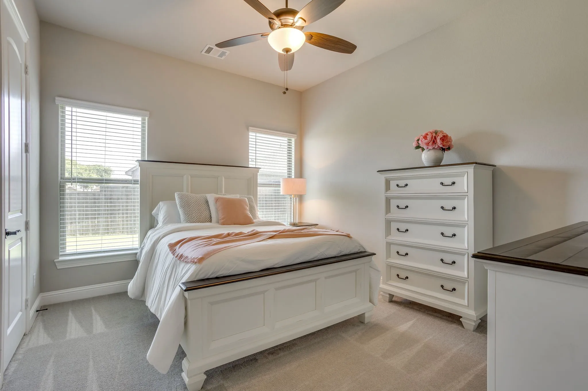 Single Family Residence For Sale in Ellis County , 651 Bandera Drive, Waxahachie, Texas 75167, 6 Bedroom, 4 Bathroom, 4 Garage spaces, 5,888 Sqft, built in 2020, mls#21336198, Real Estate Agent in Waxahachie, Homes For Sale in Ellis county, Homes For Sale in Waxahachie, Realtor in Waxahachie Texas, Real Estate Brokerage Independent Realty Texas, Luminita Cordes Realtor