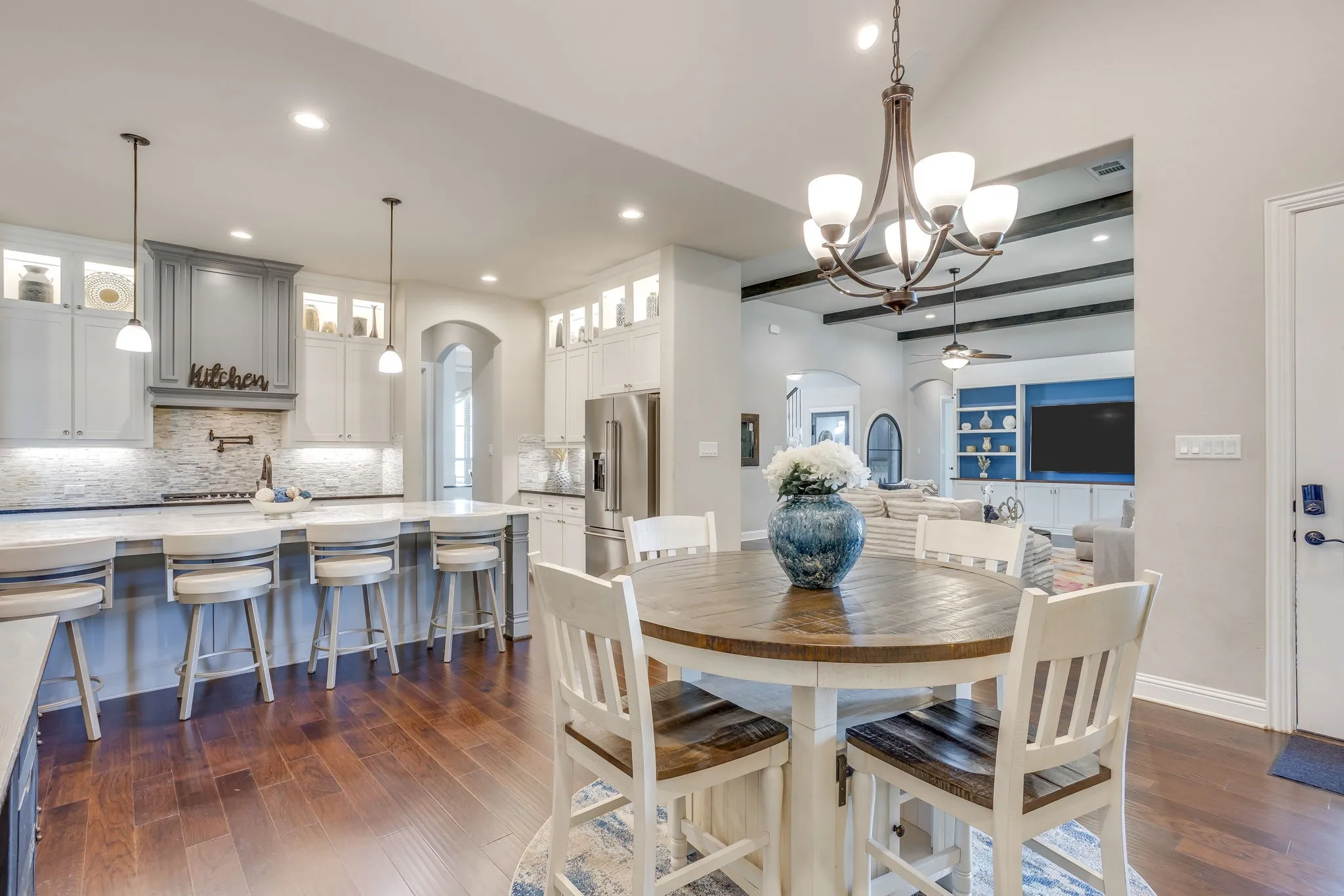 Single Family Residence For Sale in Ellis County , 651 Bandera Drive, Waxahachie, Texas 75167, 6 Bedroom, 4 Bathroom, 4 Garage spaces, 5,888 Sqft, built in 2020, mls#21336198, Real Estate Agent in Waxahachie, Homes For Sale in Ellis county, Homes For Sale in Waxahachie, Realtor in Waxahachie Texas, Real Estate Brokerage Independent Realty Texas, Luminita Cordes Realtor
