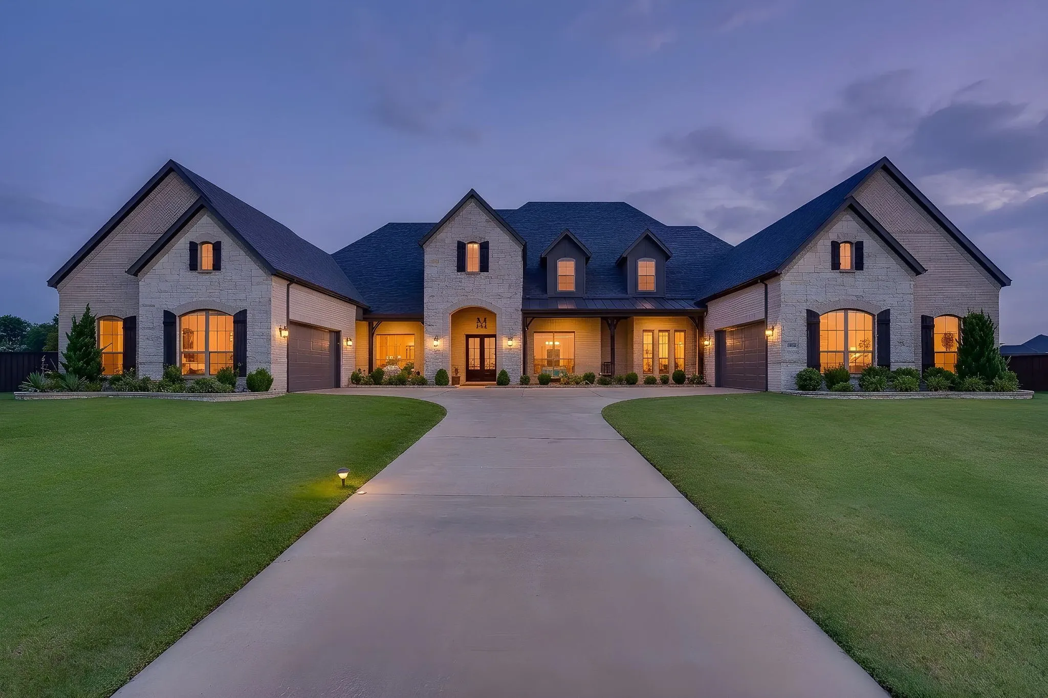 Single Family Residence For Sale in Ellis County , 651 Bandera Drive, Waxahachie, Texas 75167, 6 Bedroom, 4 Bathroom, 4 Garage spaces, 5,888 Sqft, built in 2020, mls#21336198, Real Estate Agent in Waxahachie, Homes For Sale in Ellis county, Homes For Sale in Waxahachie, Realtor in Waxahachie Texas, Real Estate Brokerage Independent Realty Texas, Luminita Cordes Realtor