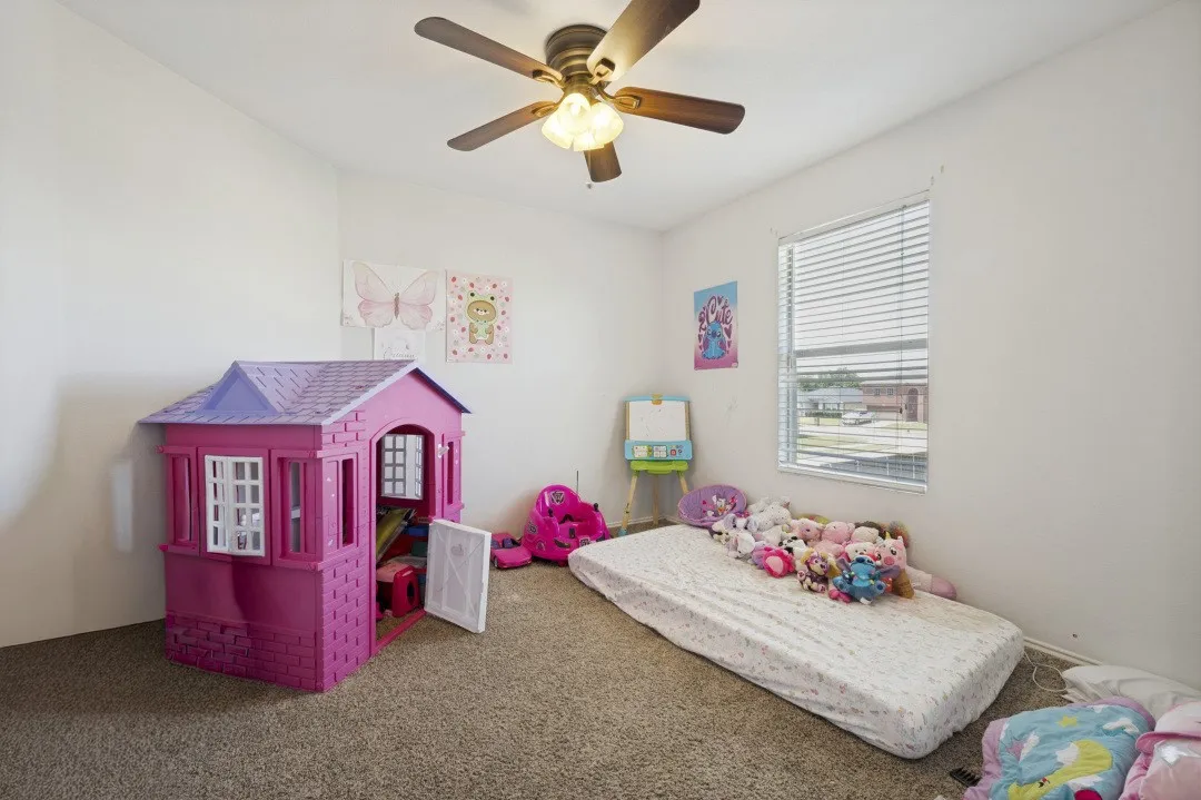 Single Family Residence For Sale in Denton County , 2301 Chestnut Drive, Little Elm, Texas 75068, 5 Bedroom, 4 Bathroom, 2 Garage spaces, 3,574 Sqft, built in 2001, mls#21341537, Real Estate Agent in Little Elm, Homes For Sale in Denton county, Homes For Sale in Little Elm, Realtor in Little Elm Texas, Real Estate Brokerage Independent Realty Texas, Luminita Cordes Realtor