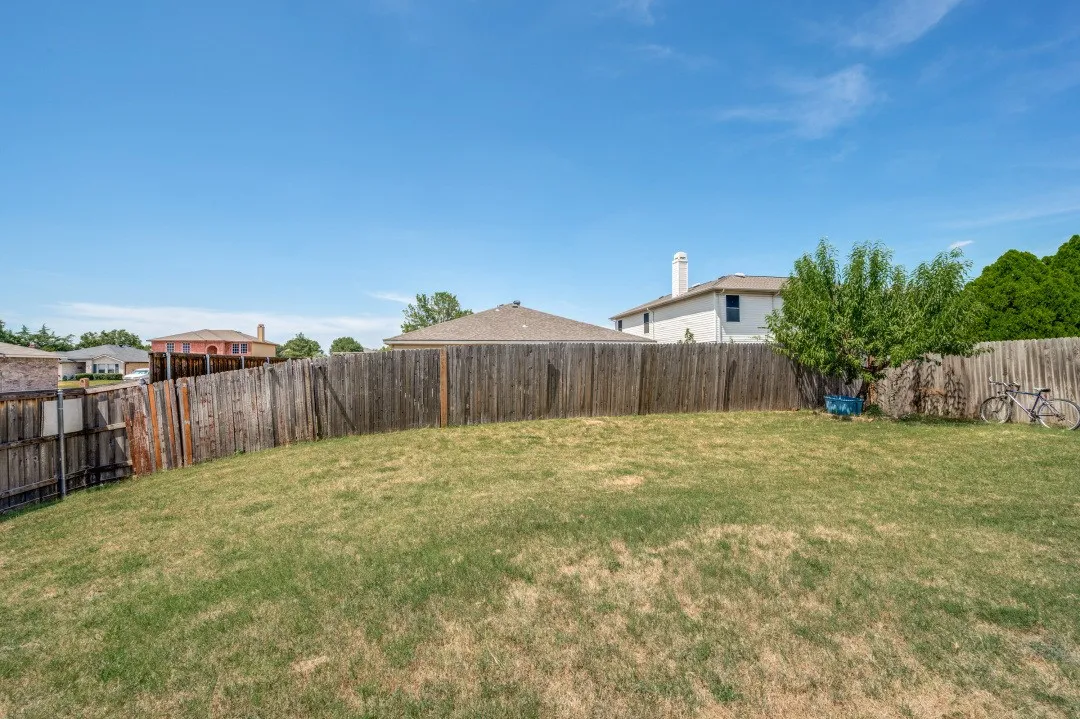 Single Family Residence For Sale in Denton County , 2301 Chestnut Drive, Little Elm, Texas 75068, 5 Bedroom, 4 Bathroom, 2 Garage spaces, 3,574 Sqft, built in 2001, mls#21341537, Real Estate Agent in Little Elm, Homes For Sale in Denton county, Homes For Sale in Little Elm, Realtor in Little Elm Texas, Real Estate Brokerage Independent Realty Texas, Luminita Cordes Realtor