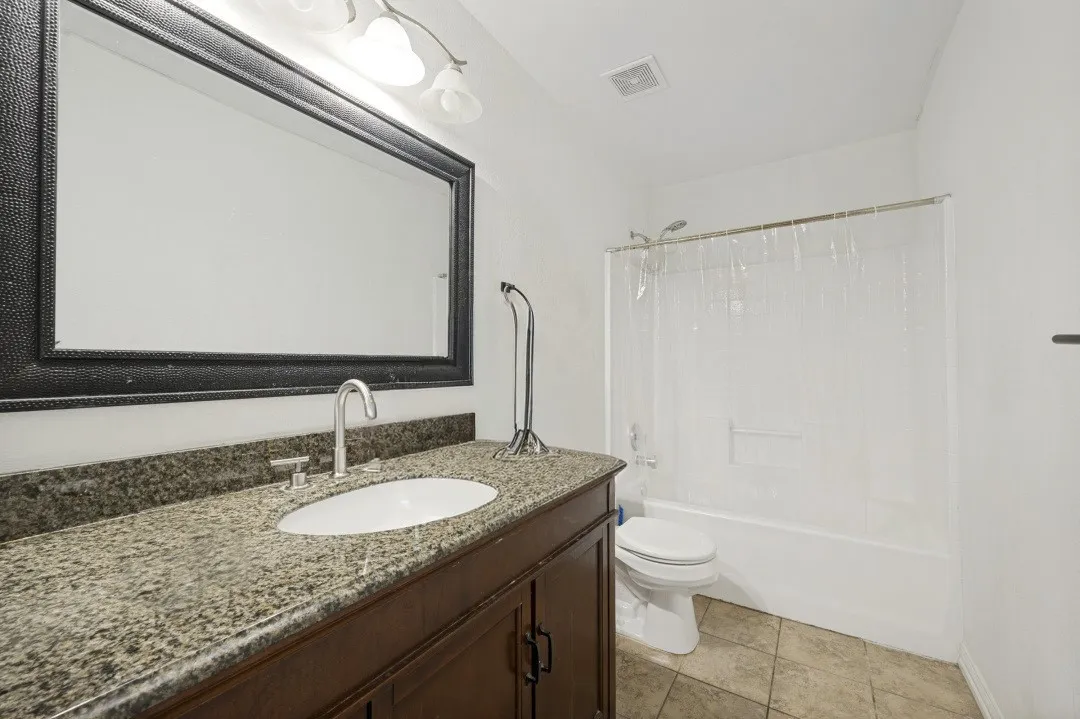Single Family Residence For Sale in Denton County , 2301 Chestnut Drive, Little Elm, Texas 75068, 5 Bedroom, 4 Bathroom, 2 Garage spaces, 3,574 Sqft, built in 2001, mls#21341537, Real Estate Agent in Little Elm, Homes For Sale in Denton county, Homes For Sale in Little Elm, Realtor in Little Elm Texas, Real Estate Brokerage Independent Realty Texas, Luminita Cordes Realtor