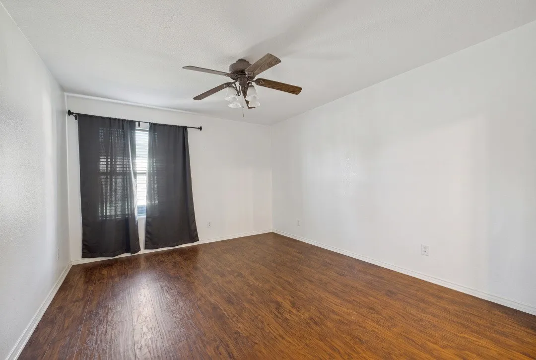 Single Family Residence For Sale in Denton County , 2301 Chestnut Drive, Little Elm, Texas 75068, 5 Bedroom, 4 Bathroom, 2 Garage spaces, 3,574 Sqft, built in 2001, mls#21341537, Real Estate Agent in Little Elm, Homes For Sale in Denton county, Homes For Sale in Little Elm, Realtor in Little Elm Texas, Real Estate Brokerage Independent Realty Texas, Luminita Cordes Realtor