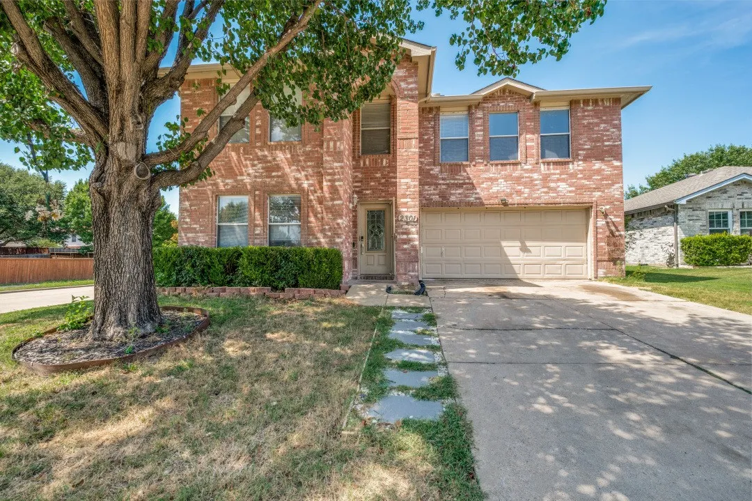 Single Family Residence For Sale in Denton County , 2301 Chestnut Drive, Little Elm, Texas 75068, 5 Bedroom, 4 Bathroom, 2 Garage spaces, 3,574 Sqft, built in 2001, mls#21341537, Real Estate Agent in Little Elm, Homes For Sale in Denton county, Homes For Sale in Little Elm, Realtor in Little Elm Texas, Real Estate Brokerage Independent Realty Texas, Luminita Cordes Realtor