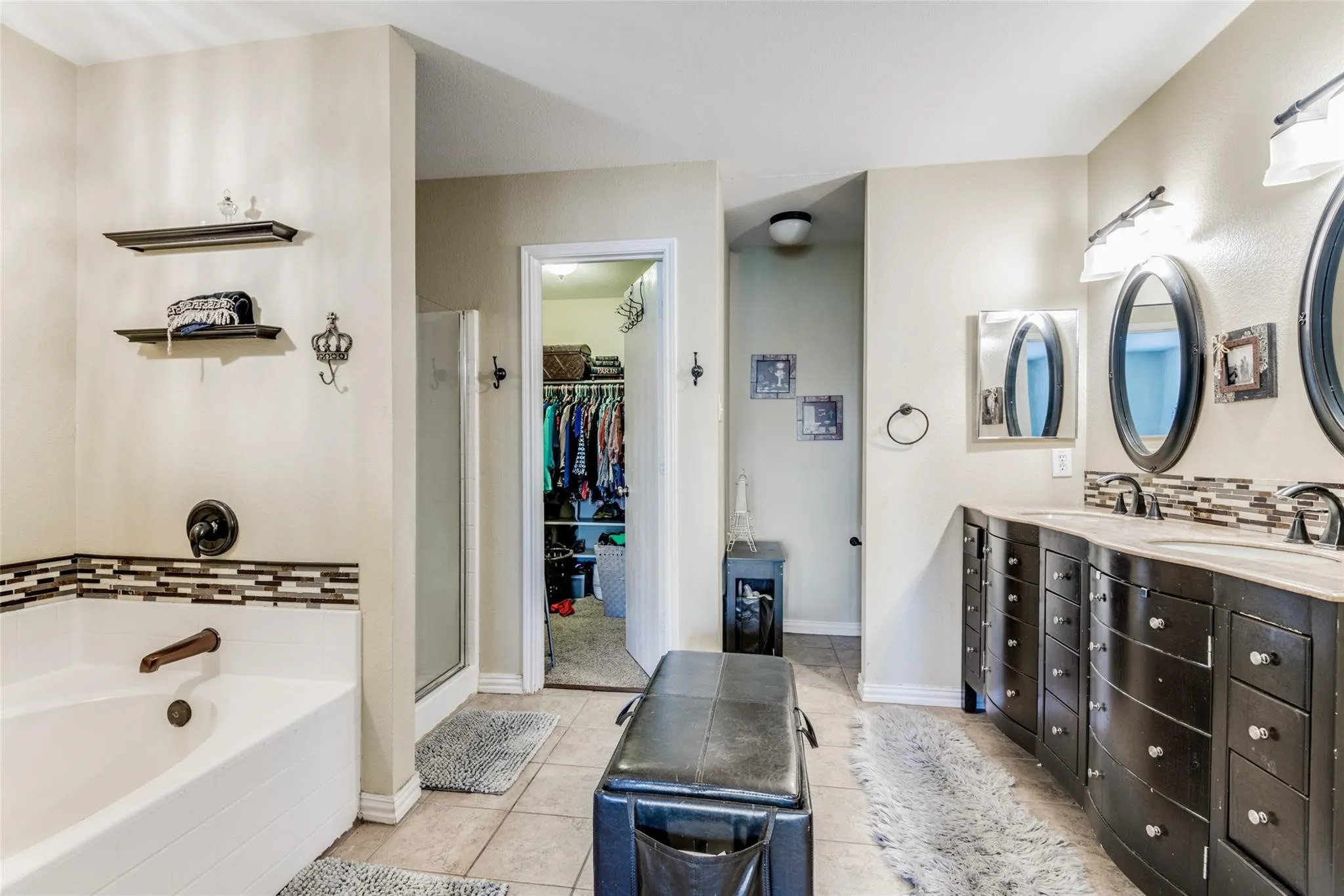 Single Family Residence For Sale in Denton County , 2301 Chestnut Drive, Little Elm, Texas 75068, 5 Bedroom, 4 Bathroom, 2 Garage spaces, 3,574 Sqft, built in 2001, mls#21341537, Real Estate Agent in Little Elm, Homes For Sale in Denton county, Homes For Sale in Little Elm, Realtor in Little Elm Texas, Real Estate Brokerage Independent Realty Texas, Luminita Cordes Realtor