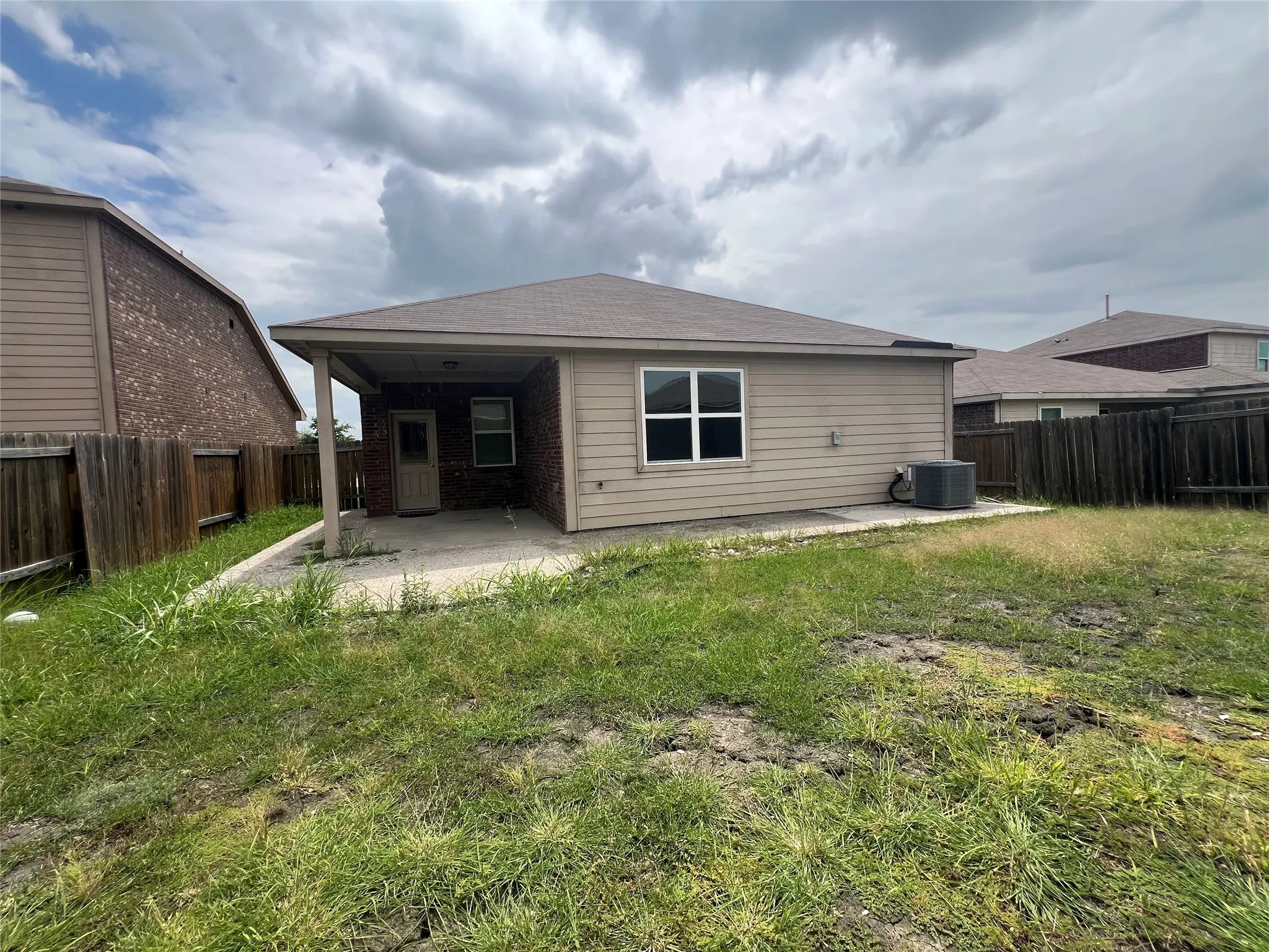 Single Family Residence For Sale in Kaufman County , 8945 Black Haw Street, Forney, Texas 75126, 3 Bedroom, 2 Bathroom, 2 Garage spaces, 1,597 Sqft, built in 2017, mls#21339867, Real Estate Agent in Forney, Homes For Sale in Kaufman county, Homes For Sale in Forney, Realtor in Forney Texas, Real Estate Brokerage Independent Realty Texas, Luminita Cordes Realtor
