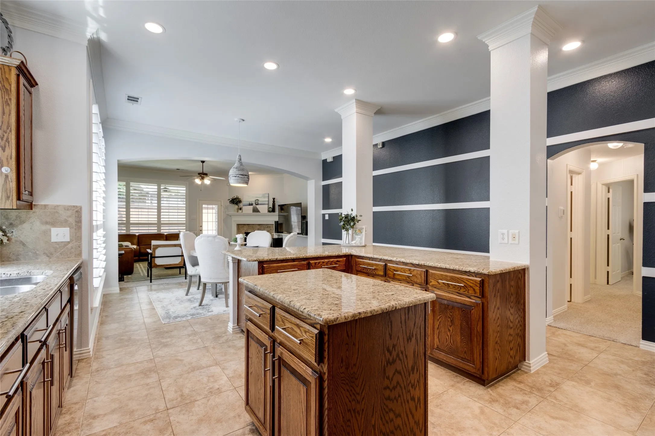 Single Family Residence For Sale in Denton County , 1237 Burnett Drive, Lantana, Texas 76226, 4 Bedroom, 3 Bathroom, 2 Garage spaces, 2,823 Sqft, built in 2007, mls#21341381, Real Estate Agent in Lantana, Homes For Sale in Denton county, Homes For Sale in Lantana, Realtor in Lantana Texas, Real Estate Brokerage Independent Realty Texas, Luminita Cordes Realtor