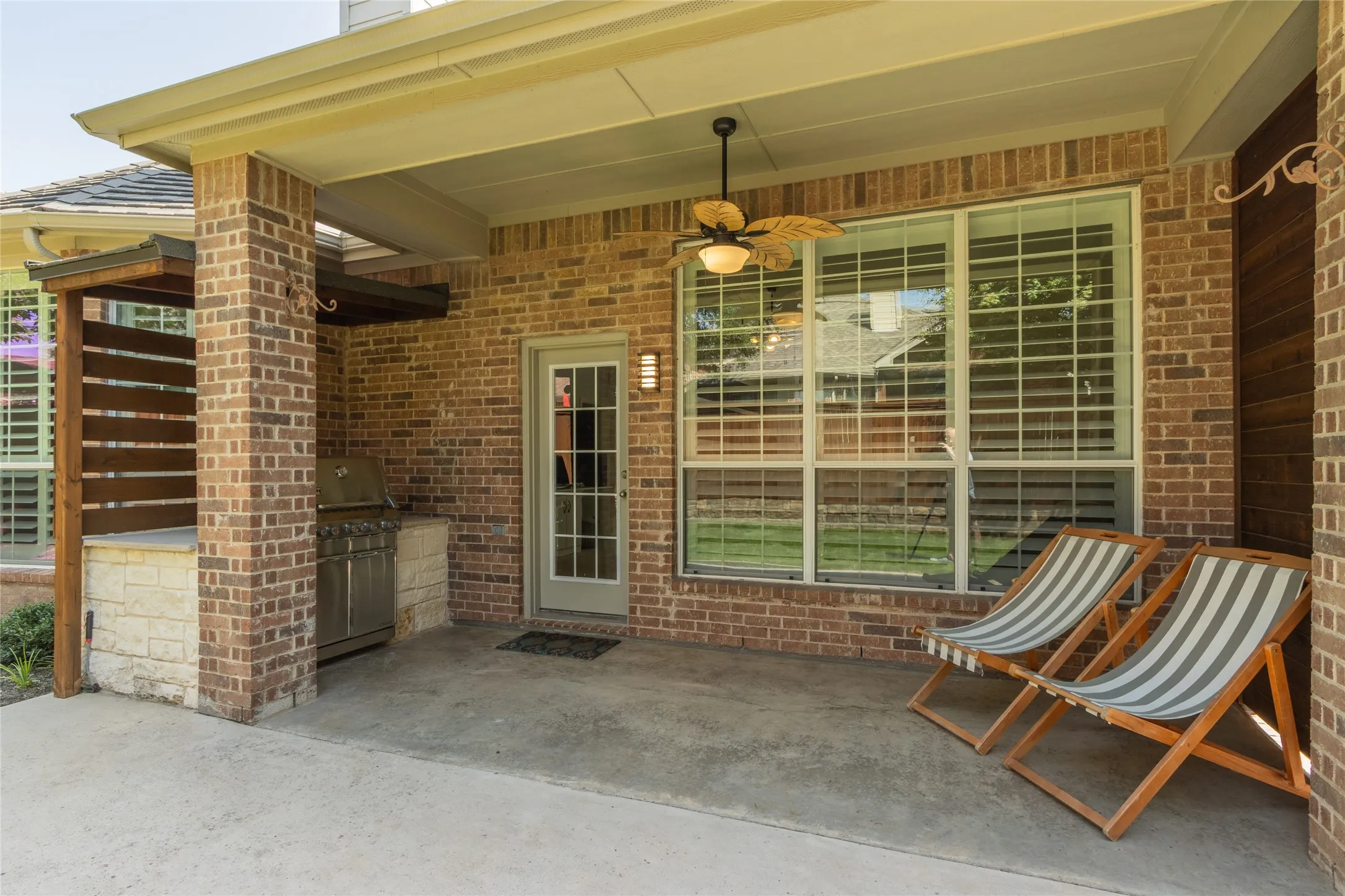 Single Family Residence For Sale in Denton County , 1237 Burnett Drive, Lantana, Texas 76226, 4 Bedroom, 3 Bathroom, 2 Garage spaces, 2,823 Sqft, built in 2007, mls#21341381, Real Estate Agent in Lantana, Homes For Sale in Denton county, Homes For Sale in Lantana, Realtor in Lantana Texas, Real Estate Brokerage Independent Realty Texas, Luminita Cordes Realtor