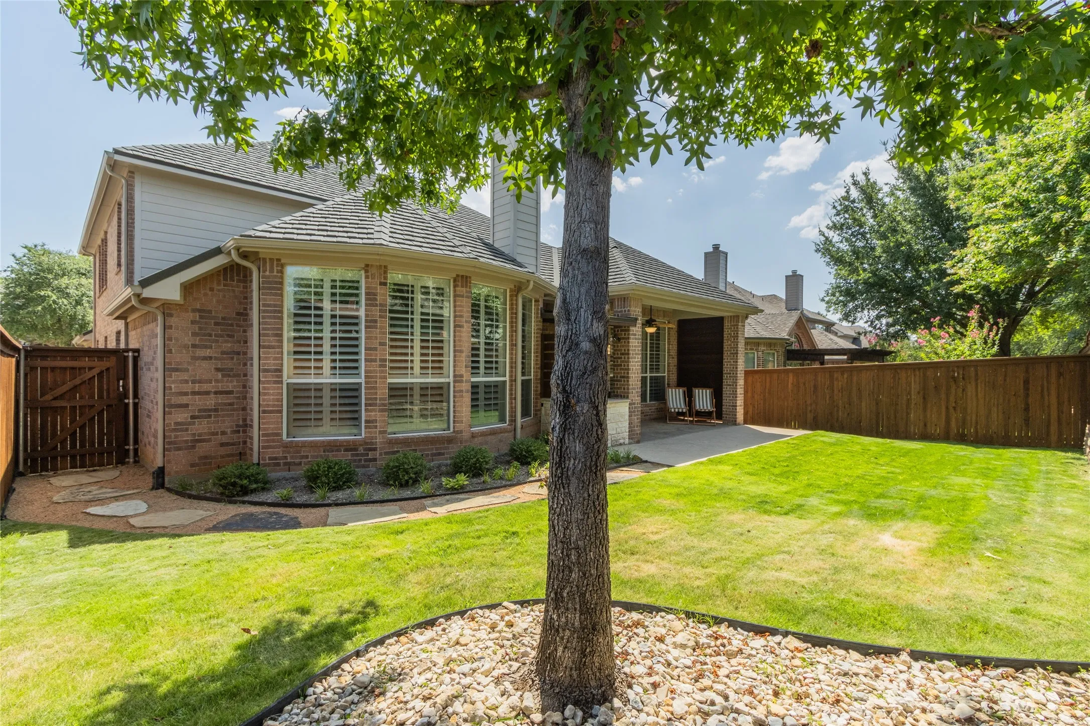 Single Family Residence For Sale in Denton County , 1237 Burnett Drive, Lantana, Texas 76226, 4 Bedroom, 3 Bathroom, 2 Garage spaces, 2,823 Sqft, built in 2007, mls#21341381, Real Estate Agent in Lantana, Homes For Sale in Denton county, Homes For Sale in Lantana, Realtor in Lantana Texas, Real Estate Brokerage Independent Realty Texas, Luminita Cordes Realtor