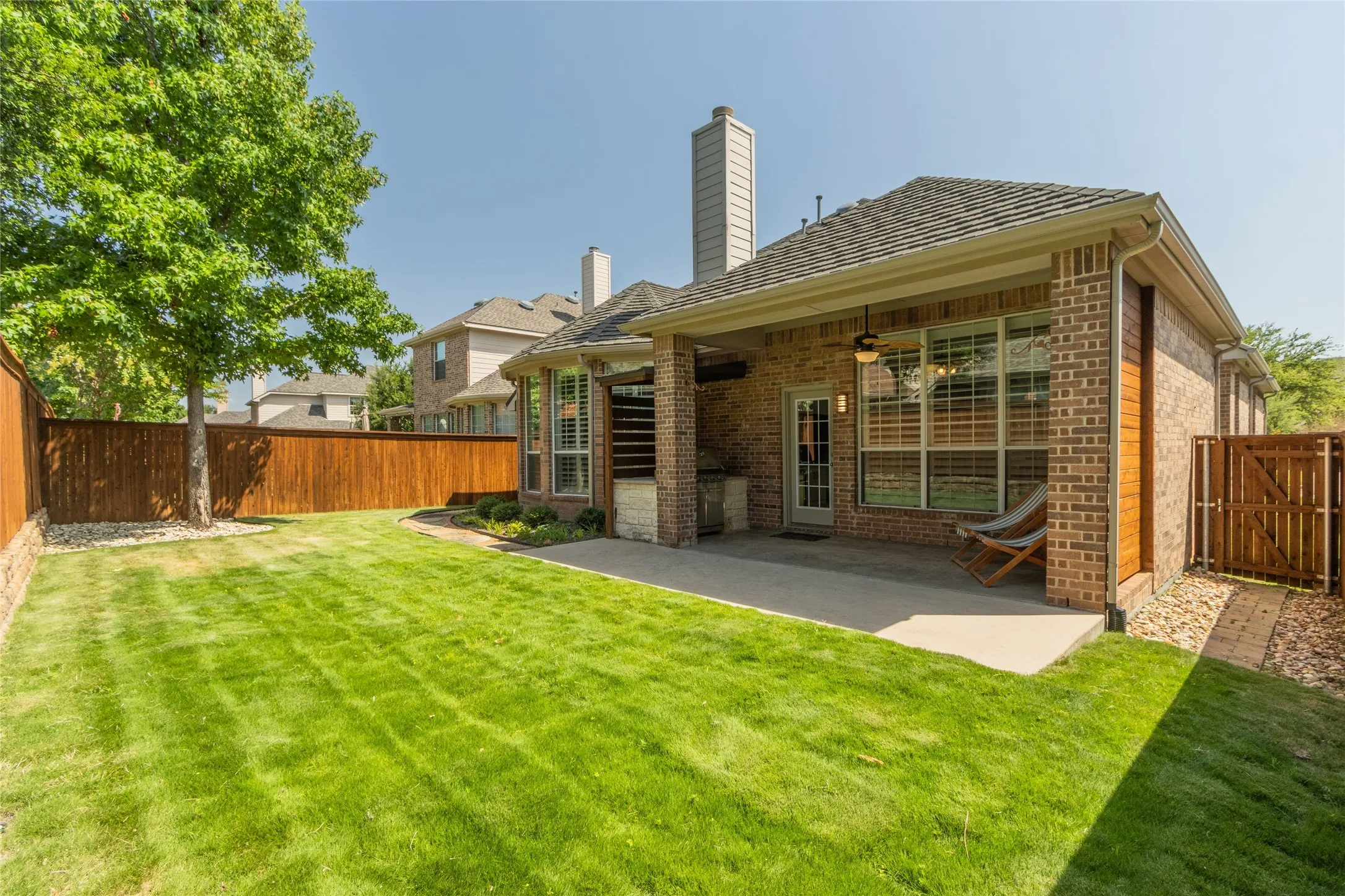 Single Family Residence For Sale in Denton County , 1237 Burnett Drive, Lantana, Texas 76226, 4 Bedroom, 3 Bathroom, 2 Garage spaces, 2,823 Sqft, built in 2007, mls#21341381, Real Estate Agent in Lantana, Homes For Sale in Denton county, Homes For Sale in Lantana, Realtor in Lantana Texas, Real Estate Brokerage Independent Realty Texas, Luminita Cordes Realtor