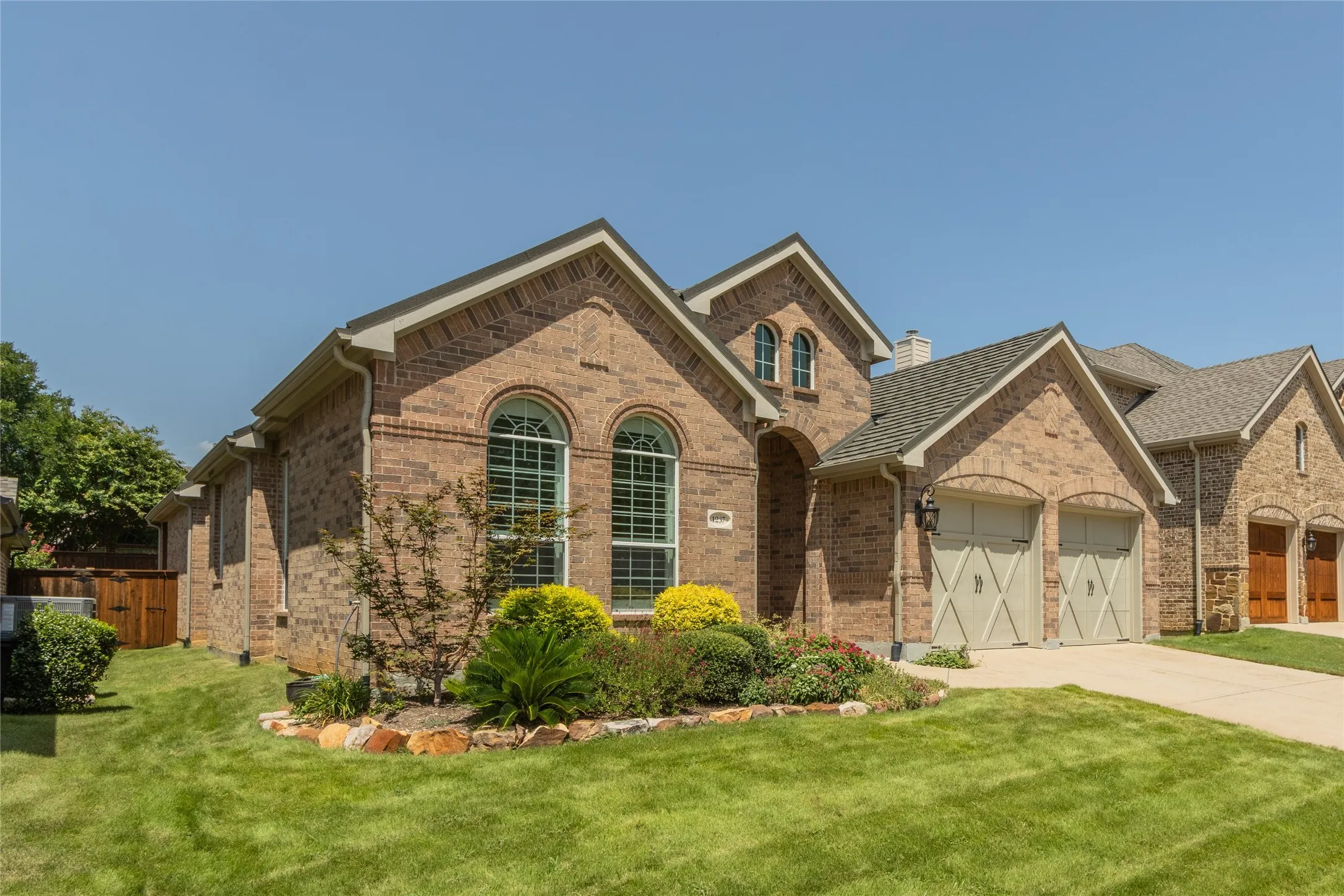 Single Family Residence For Sale in Denton County , 1237 Burnett Drive, Lantana, Texas 76226, 4 Bedroom, 3 Bathroom, 2 Garage spaces, 2,823 Sqft, built in 2007, mls#21341381, Real Estate Agent in Lantana, Homes For Sale in Denton county, Homes For Sale in Lantana, Realtor in Lantana Texas, Real Estate Brokerage Independent Realty Texas, Luminita Cordes Realtor